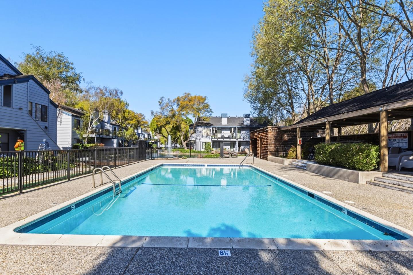 905 West Middlefield Road 975