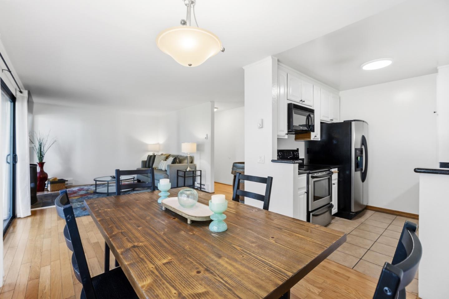 905 West Middlefield Road 975