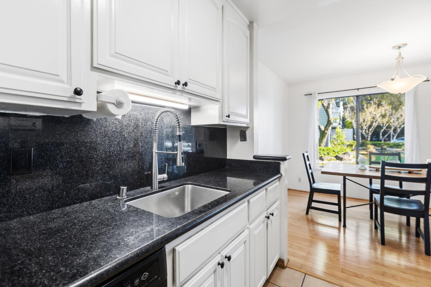 905 West Middlefield Road 975