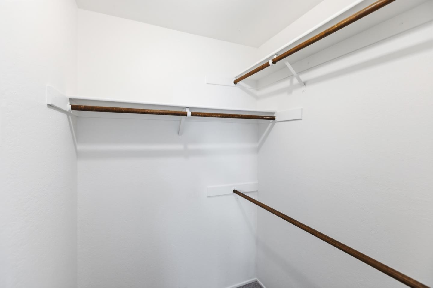 905 West Middlefield Road 975