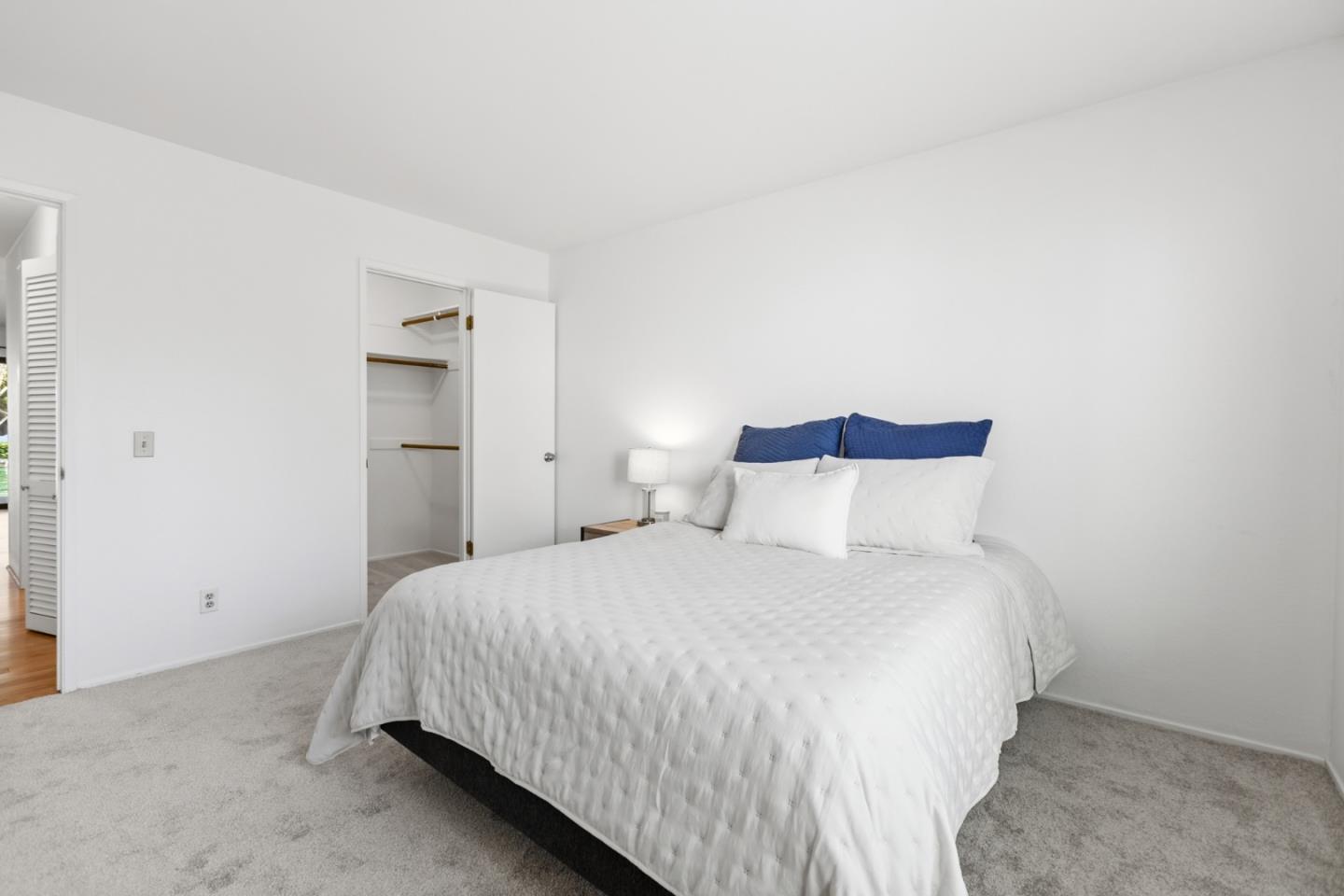 905 West Middlefield Road 975