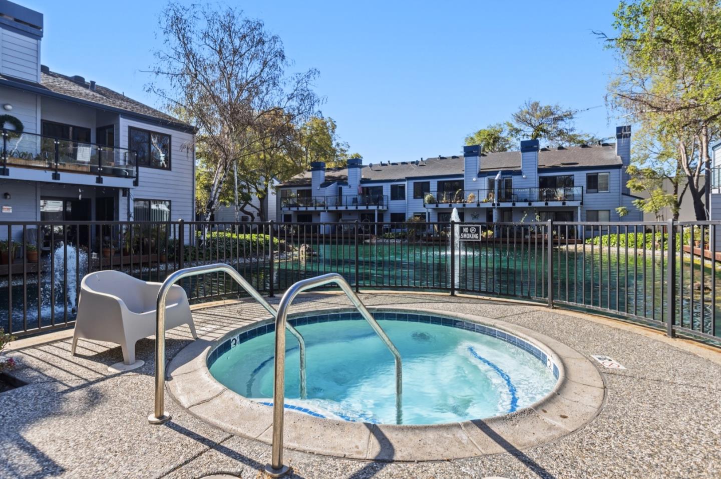 905 West Middlefield Road 975