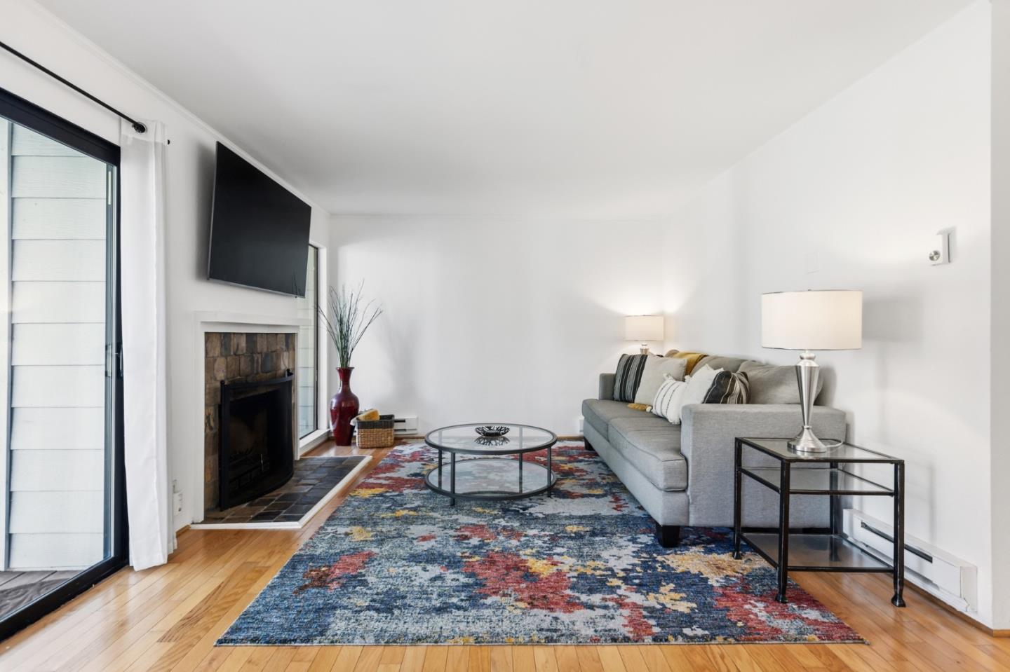 905 West Middlefield Road 975