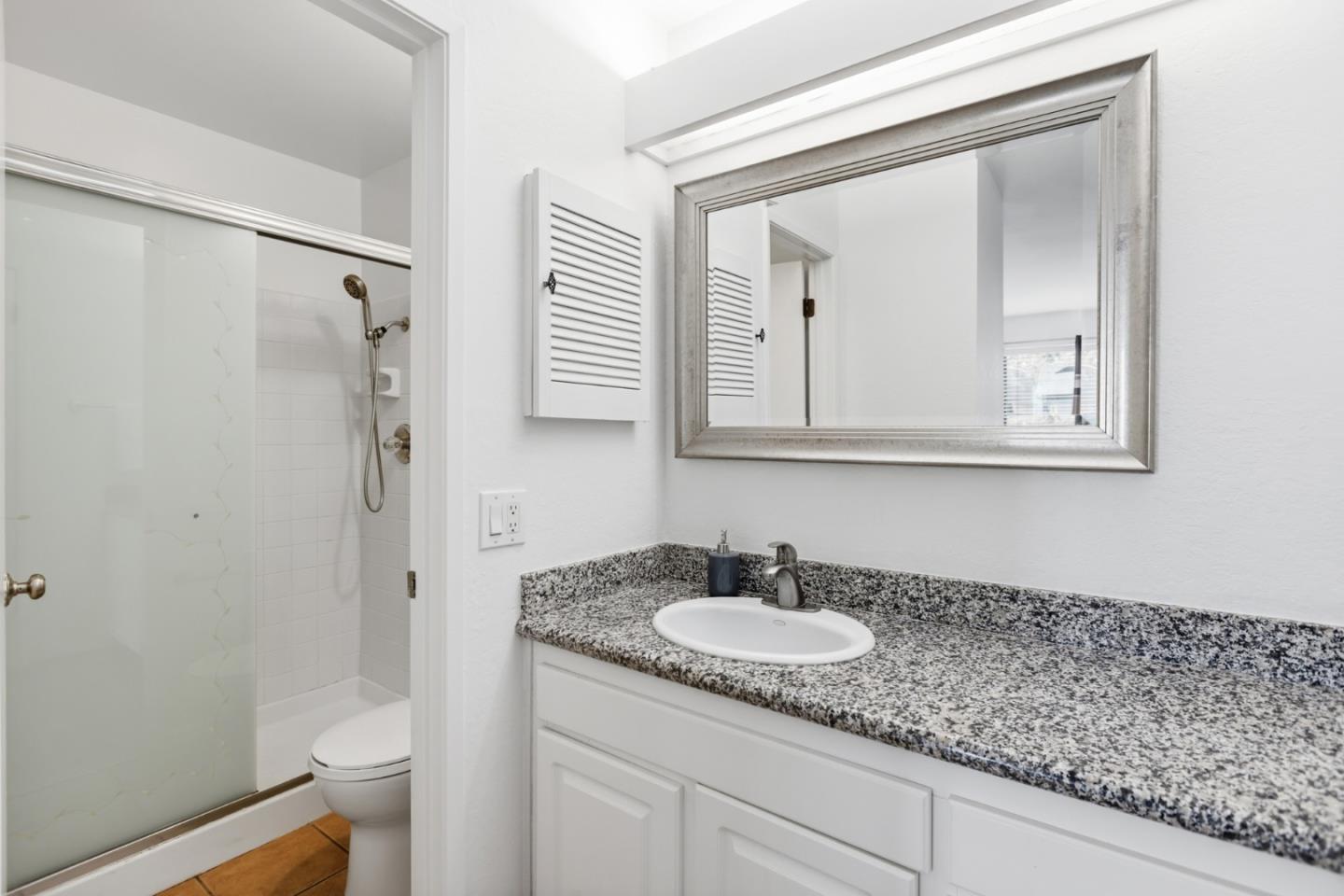 905 West Middlefield Road 975