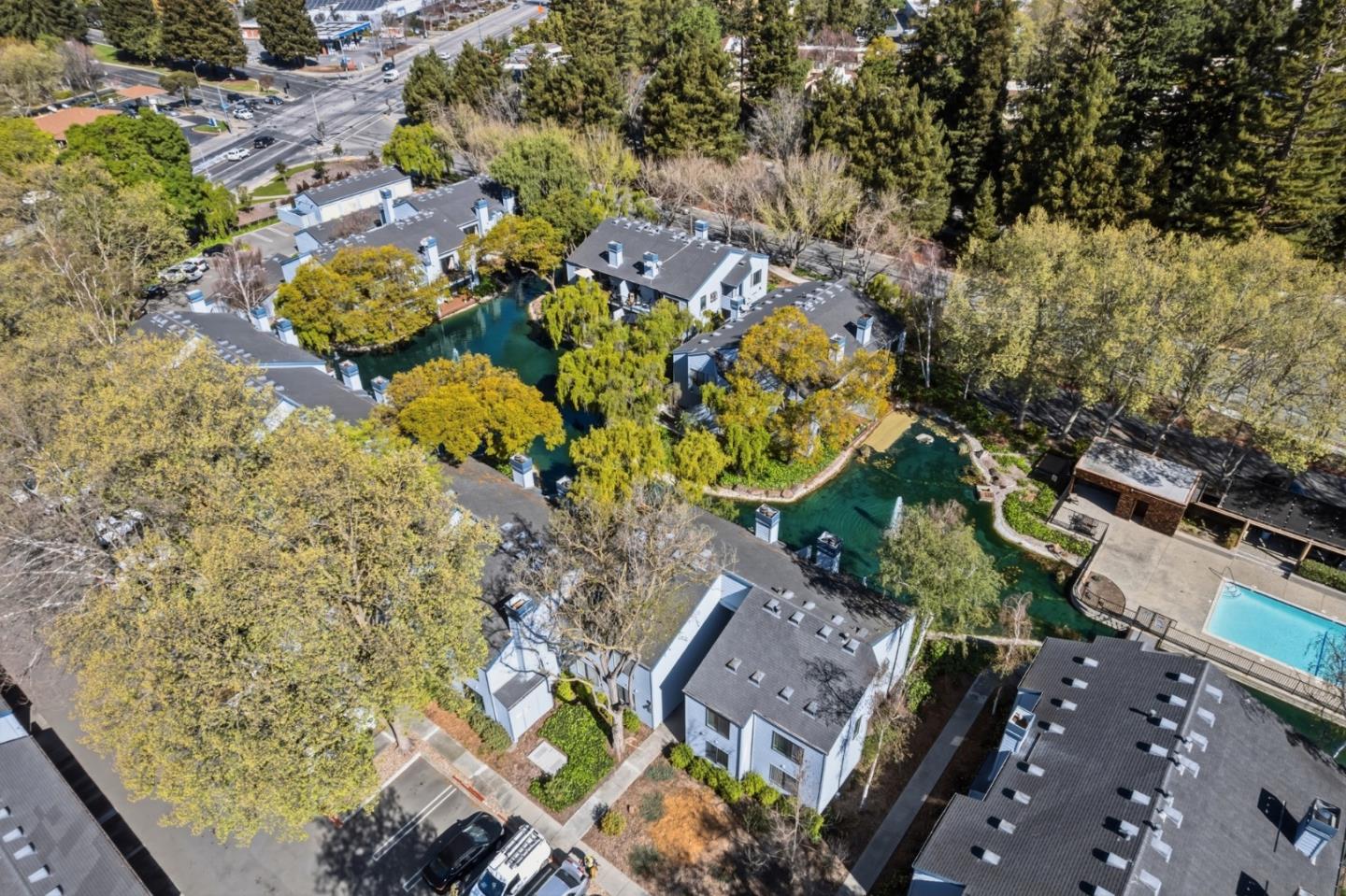 905 West Middlefield Road 975