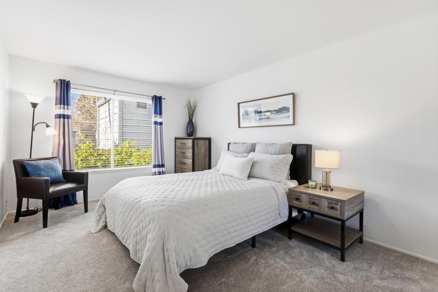 905 West Middlefield Road 975