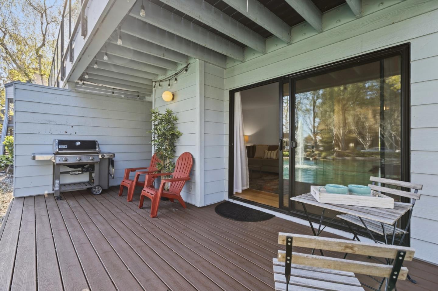 905 West Middlefield Road 975