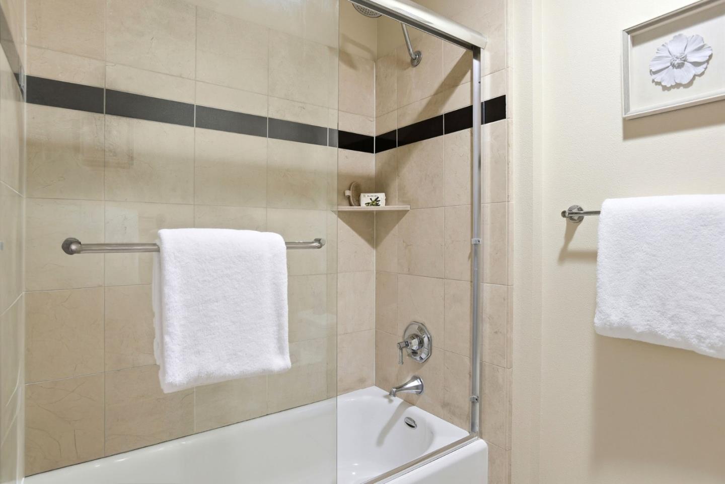 225 9th AVE 105