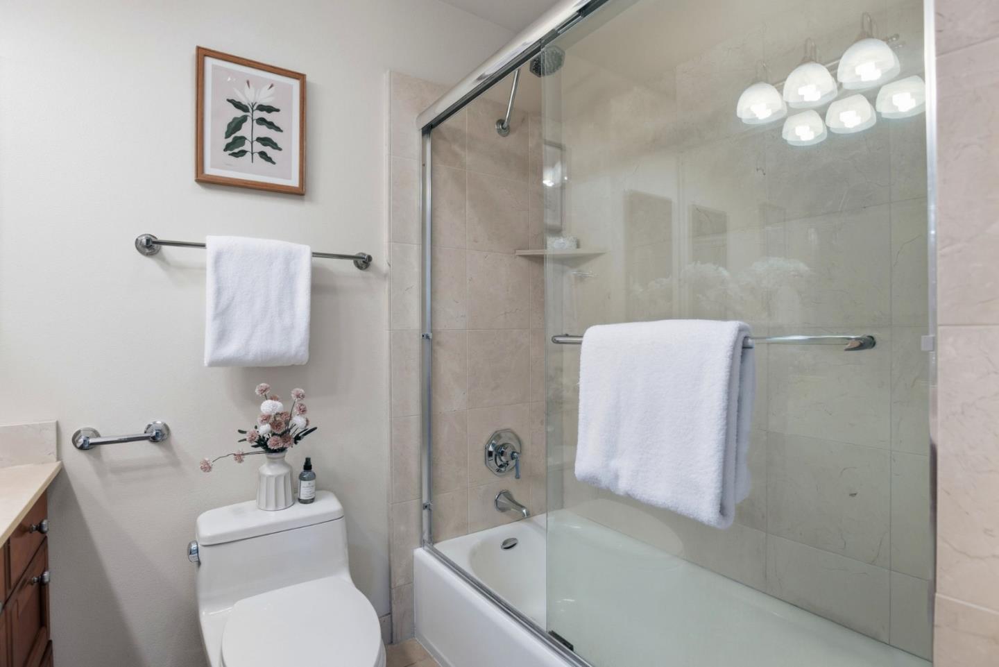 225 9th AVE 105
