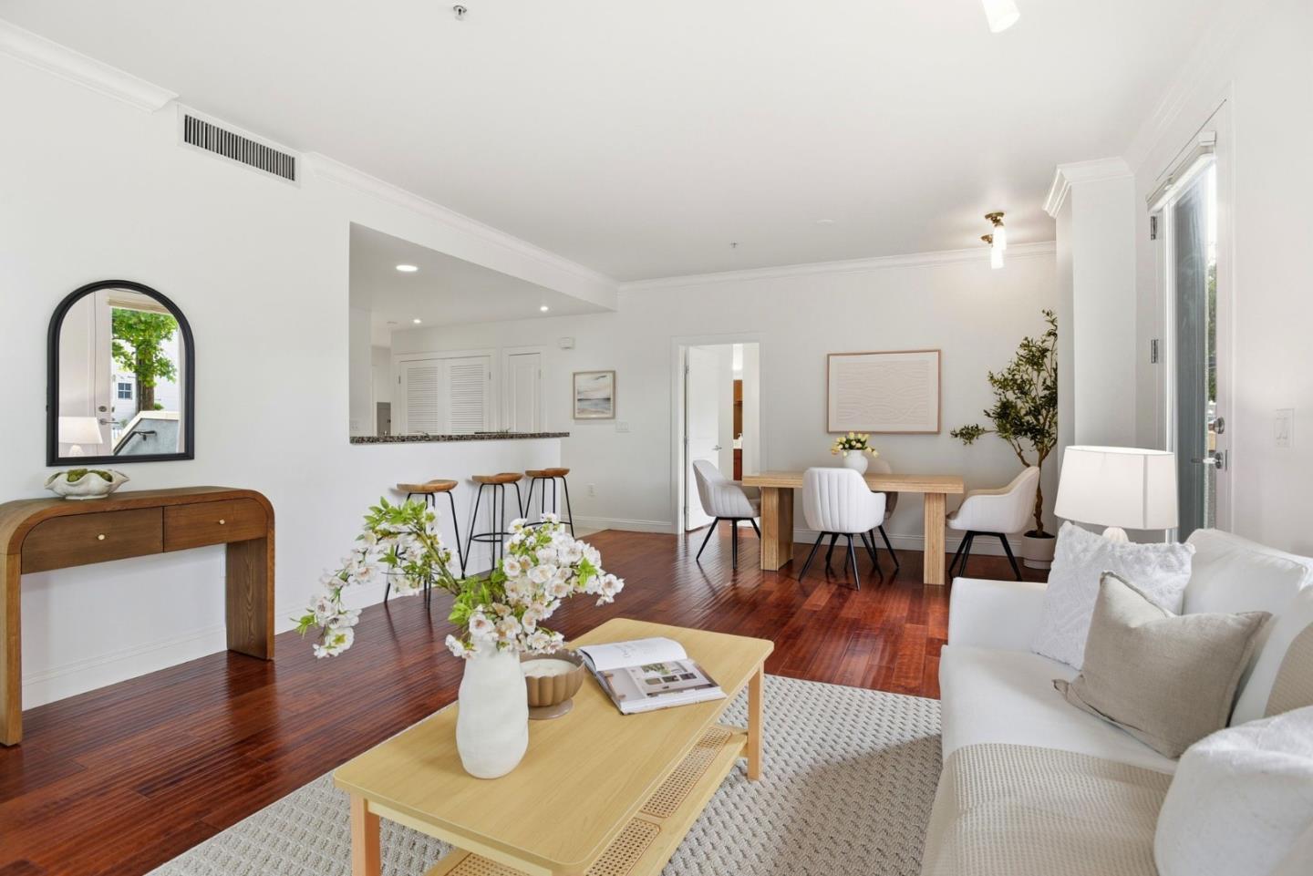 225 9th AVE 105
