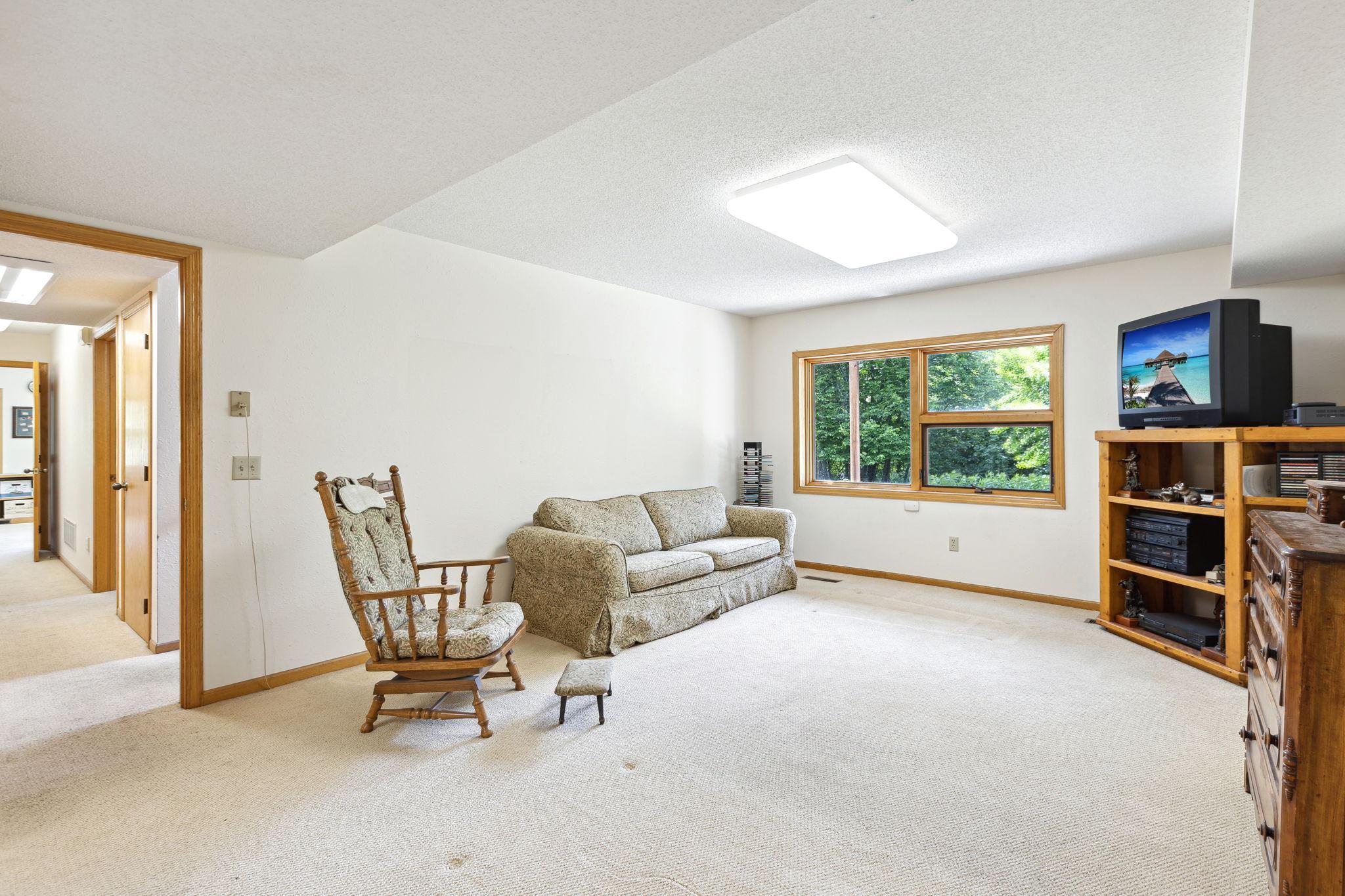 1562 Bolton Drive NW