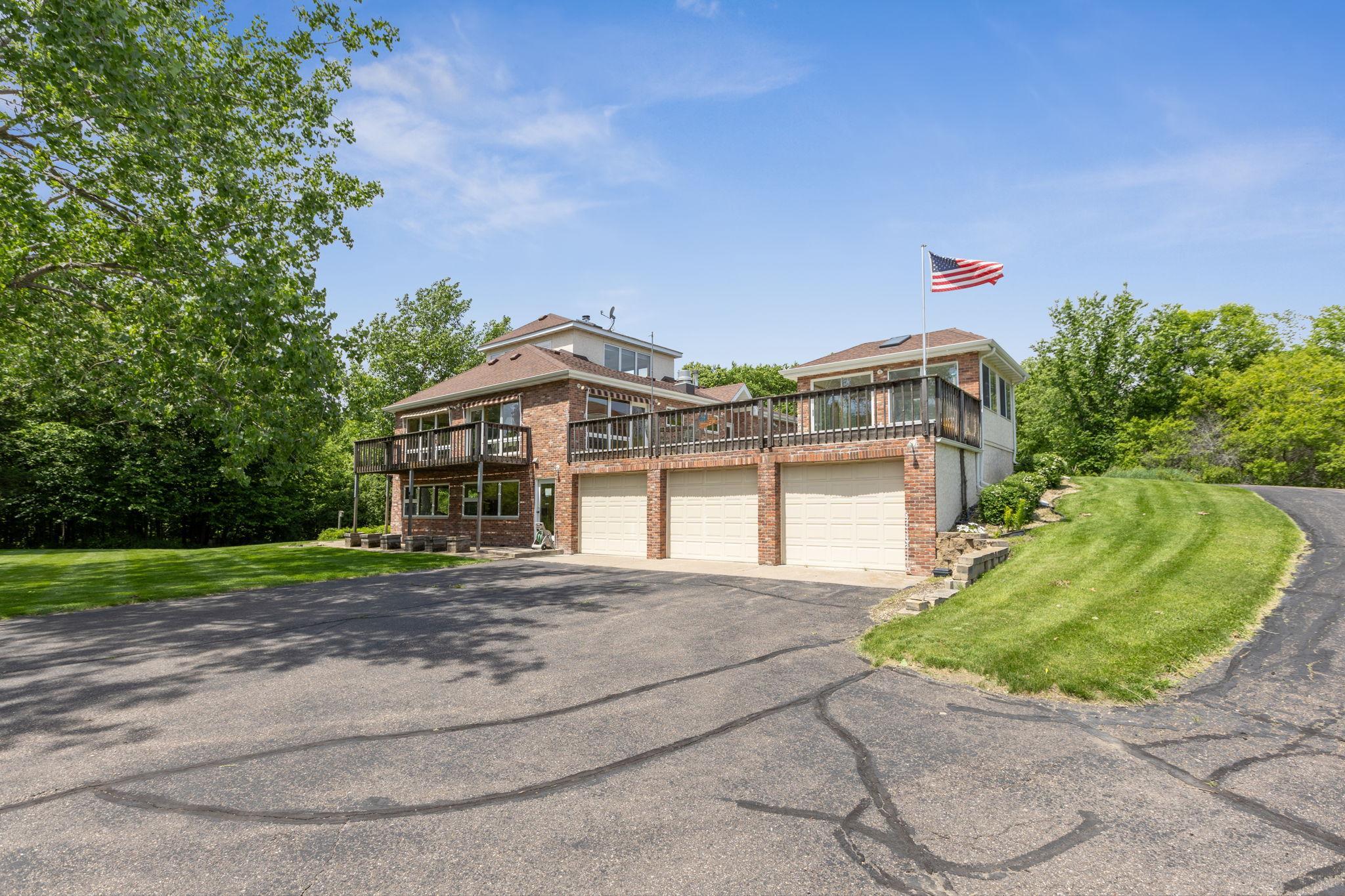 1562 Bolton Drive NW