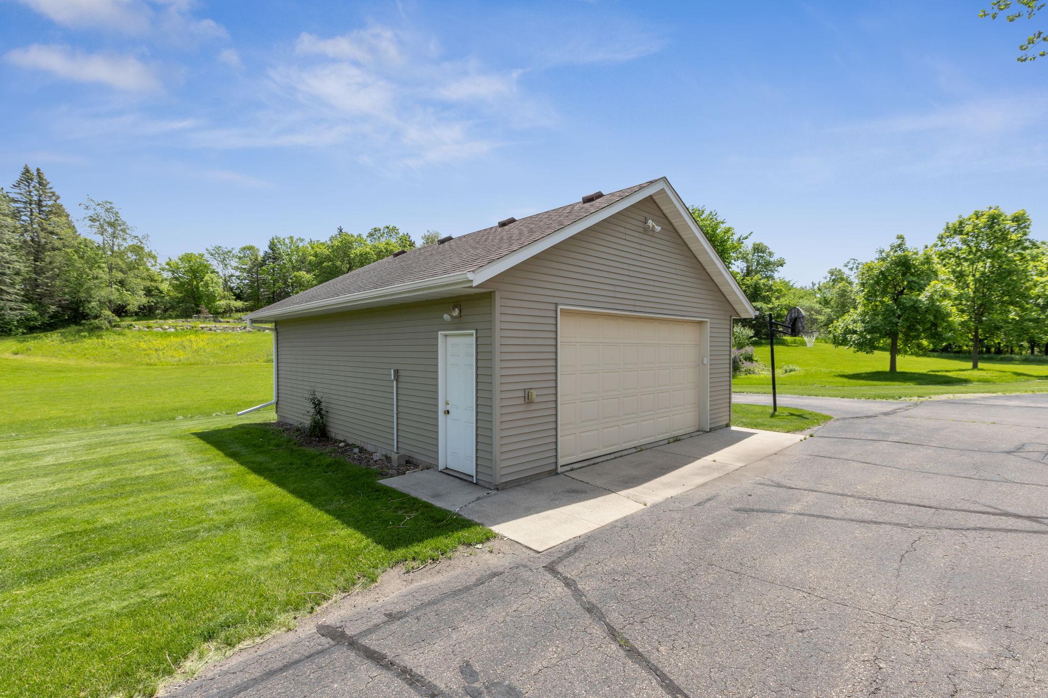 1562 Bolton Drive NW