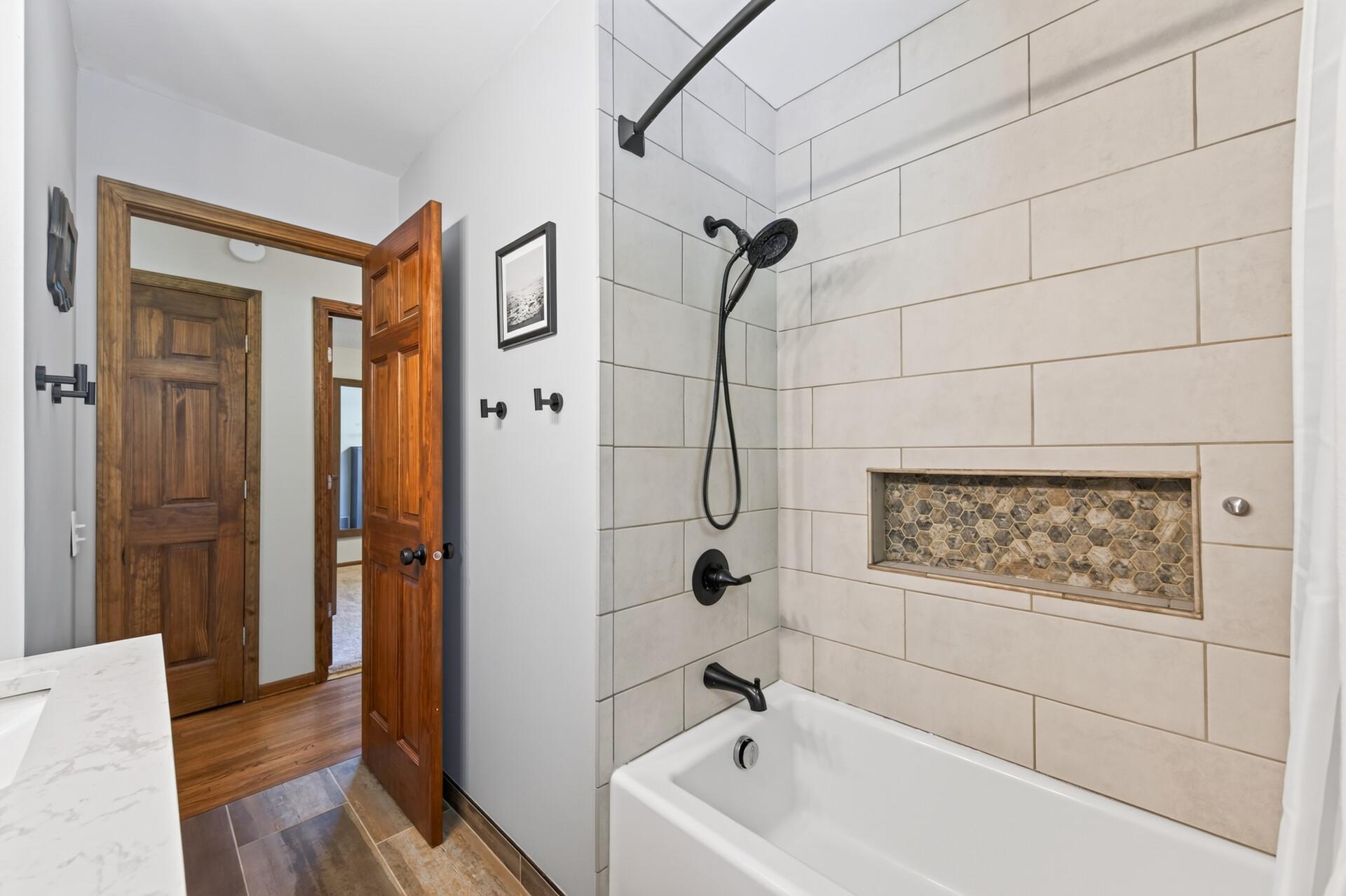 6911 Ticonderoga Trail