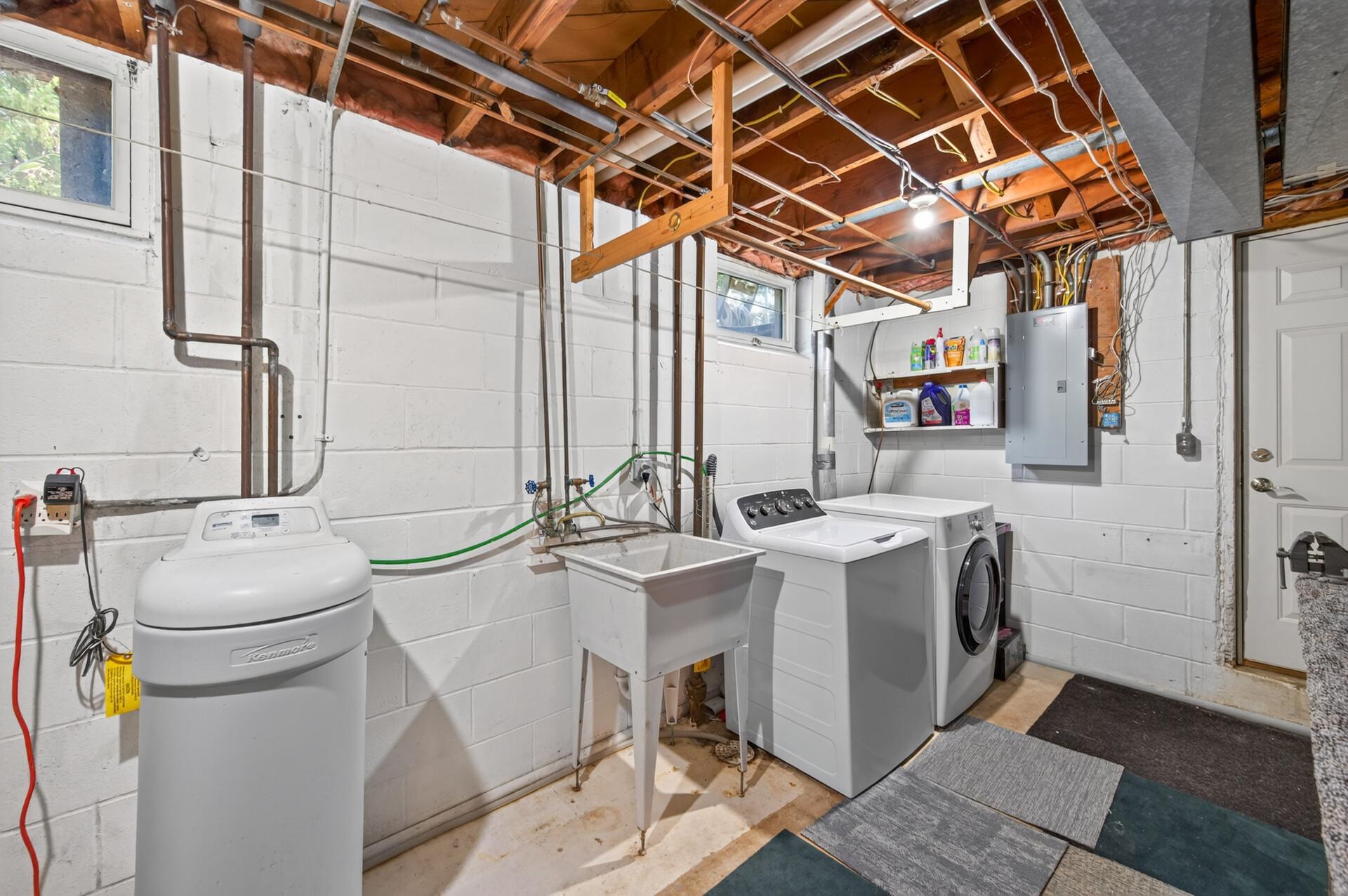 6911 Ticonderoga Trail
