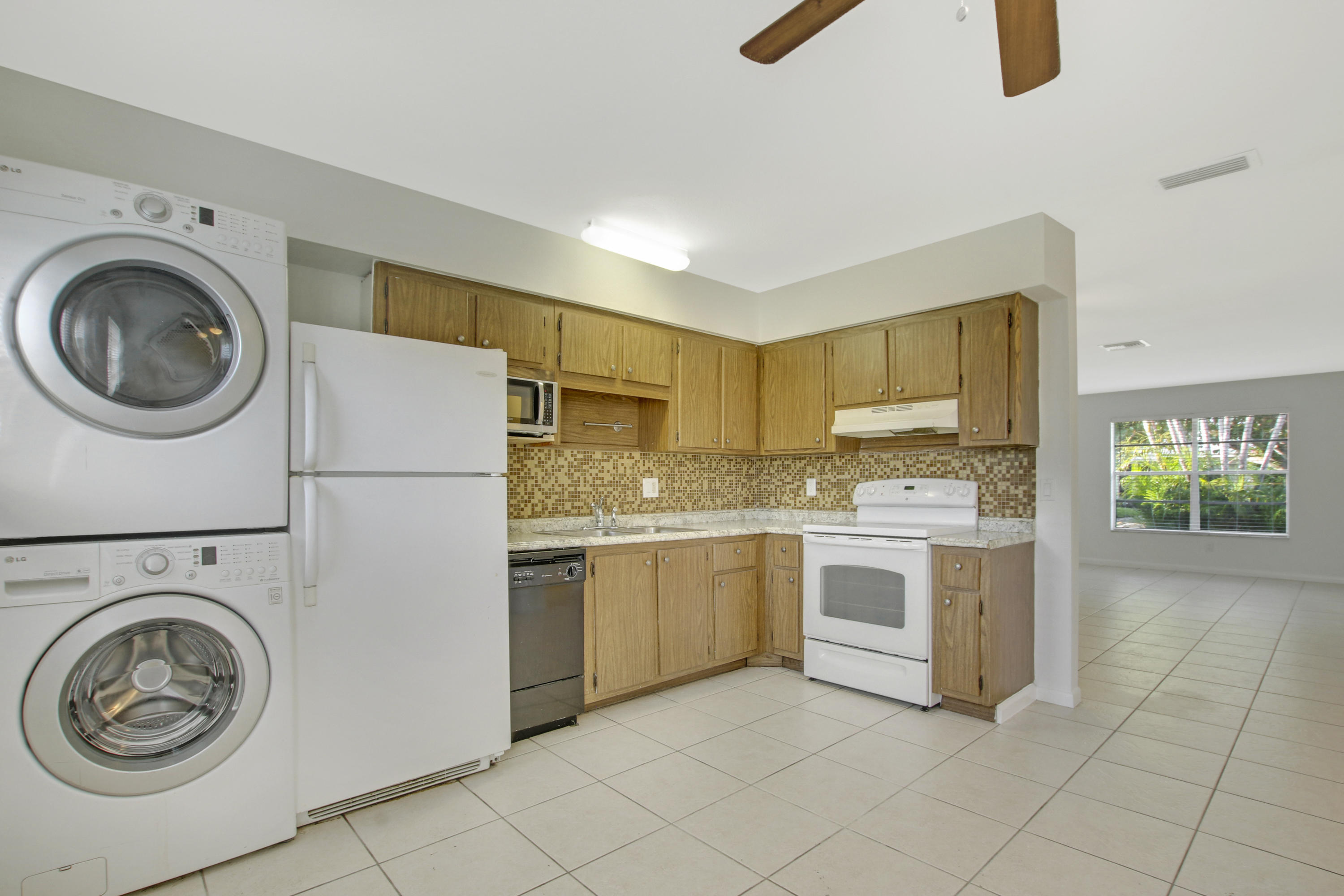 1919 Doffer Lane 1933, Juno Ridge Unit: 1933