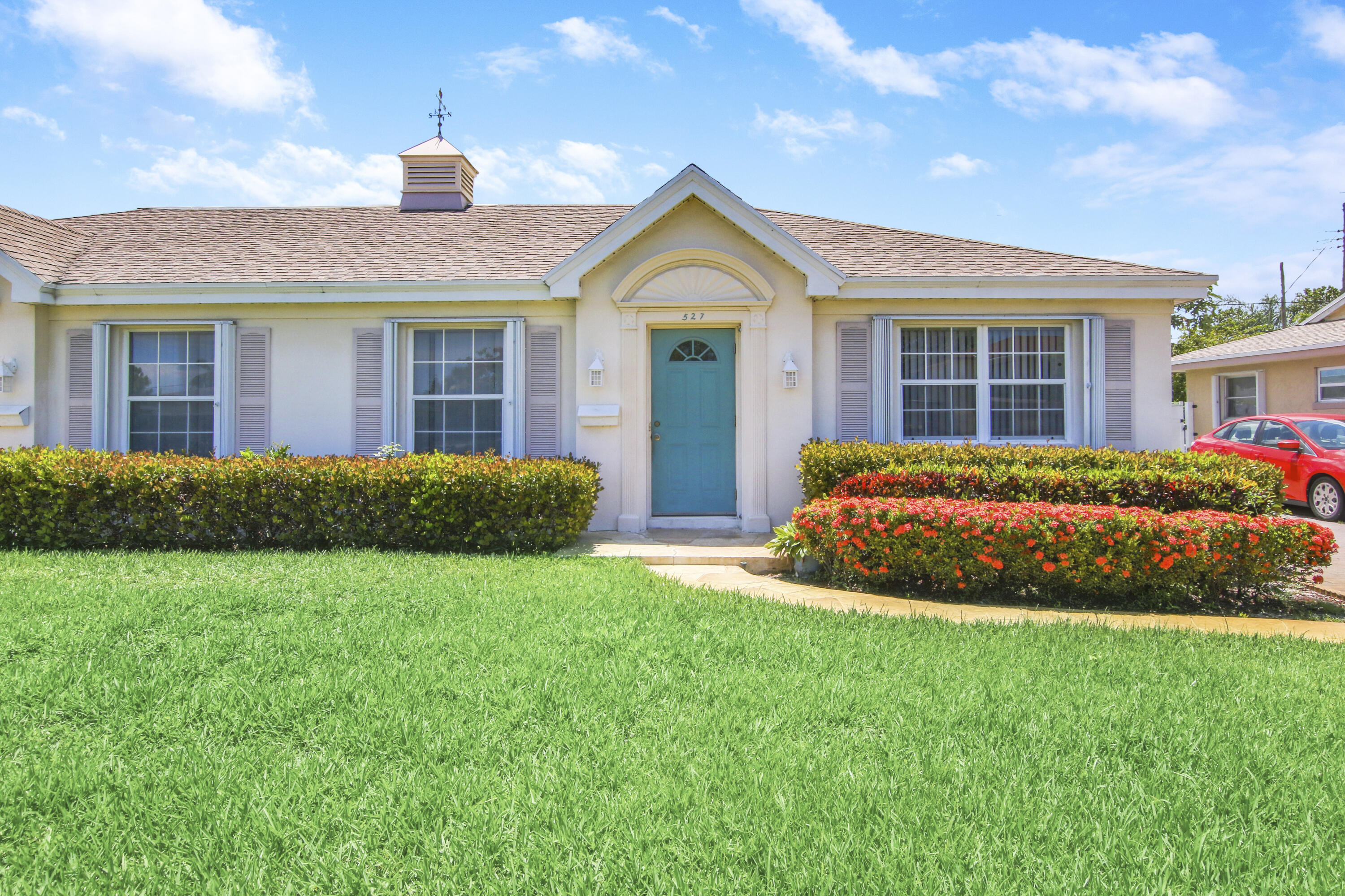 527 W Jasmine Drive