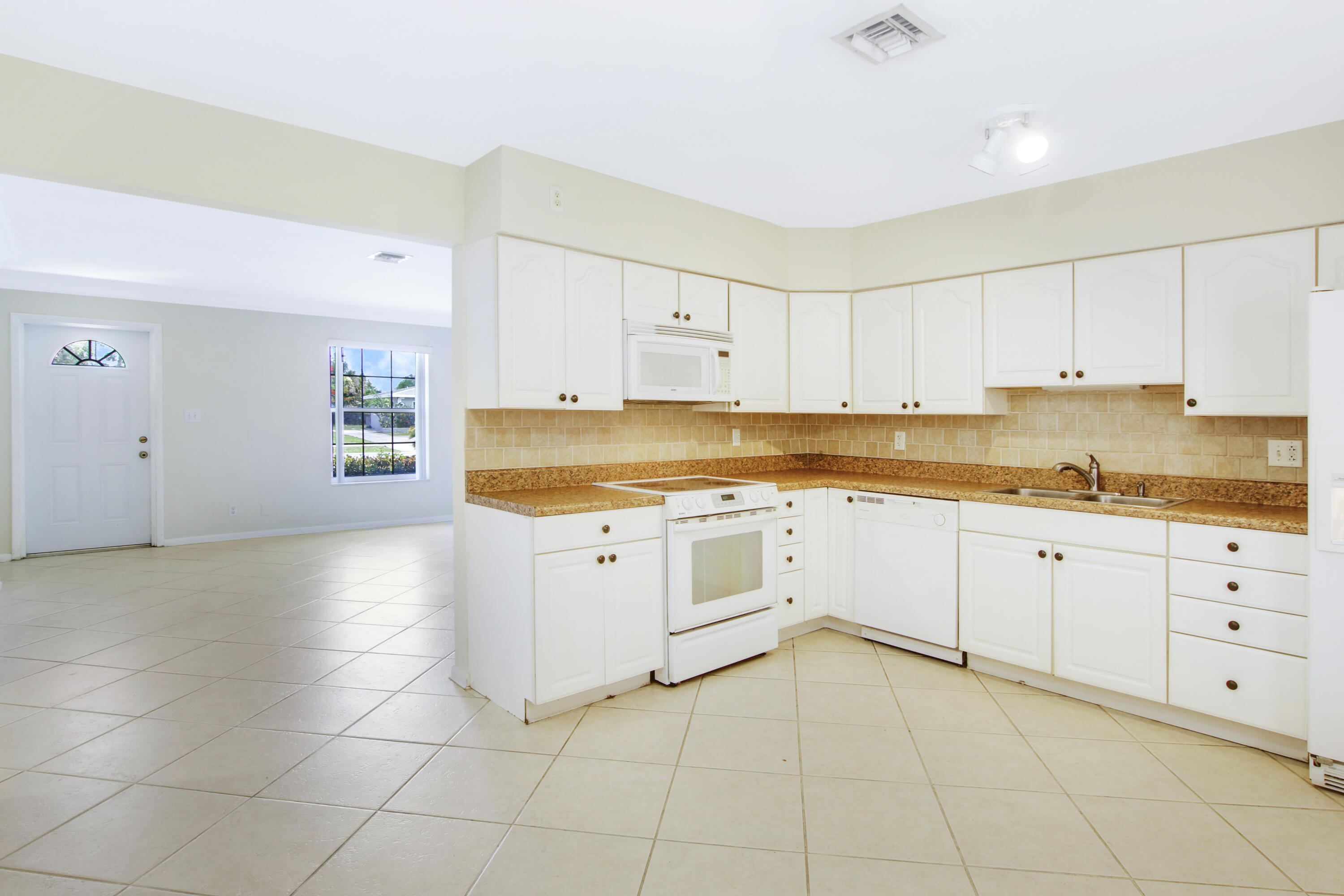 527 W Jasmine Drive