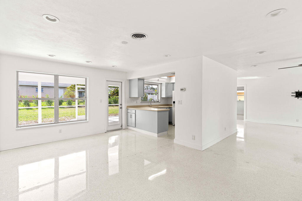 817 Westwind Drive