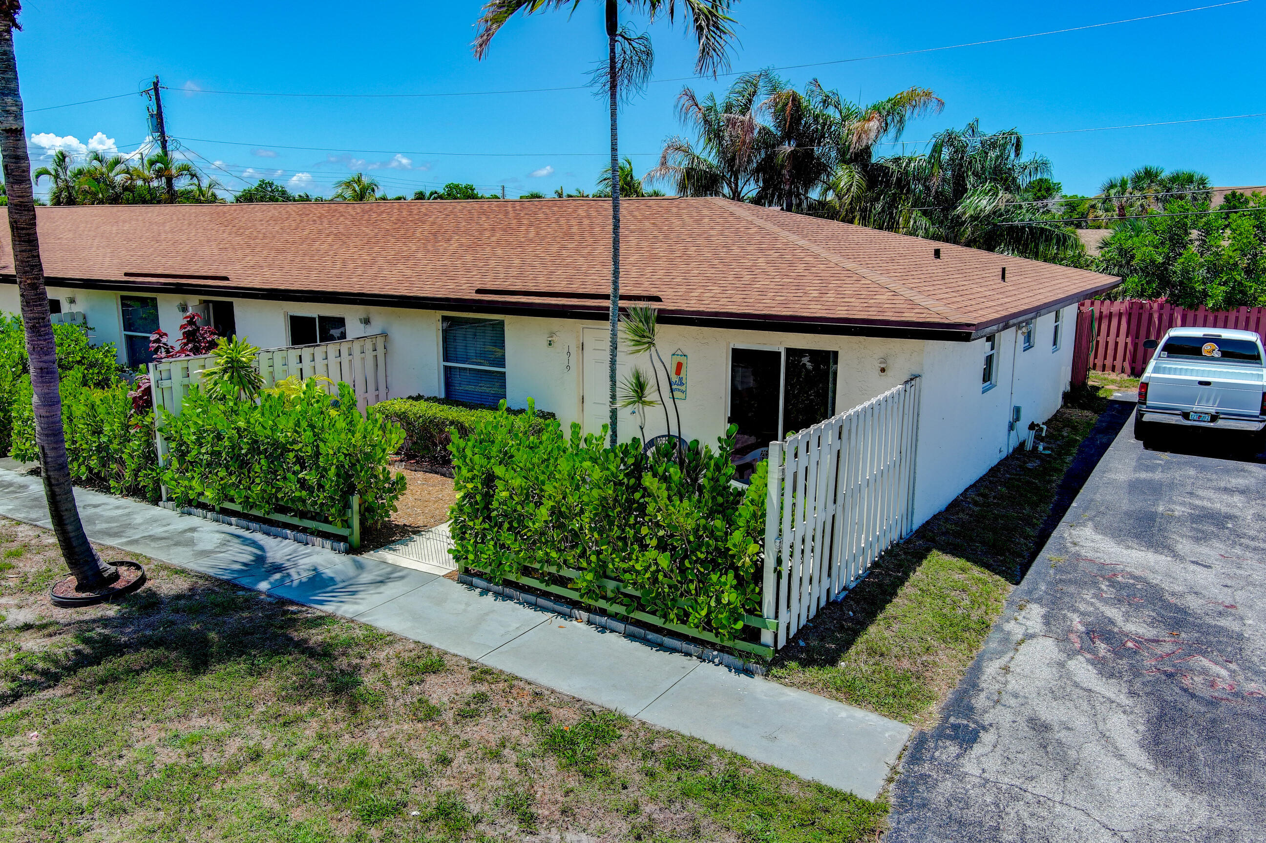 1919 Doffer Lane, Juno Ridge