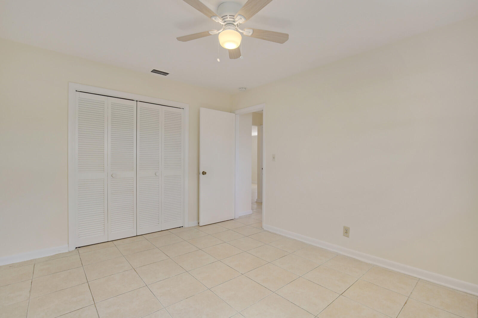 533 W Jasmine Drive B