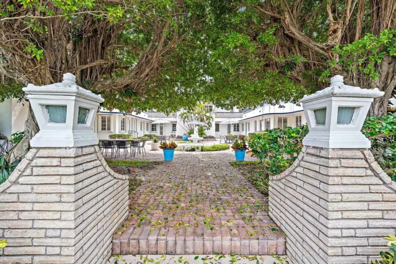 320 Inlet Way 1