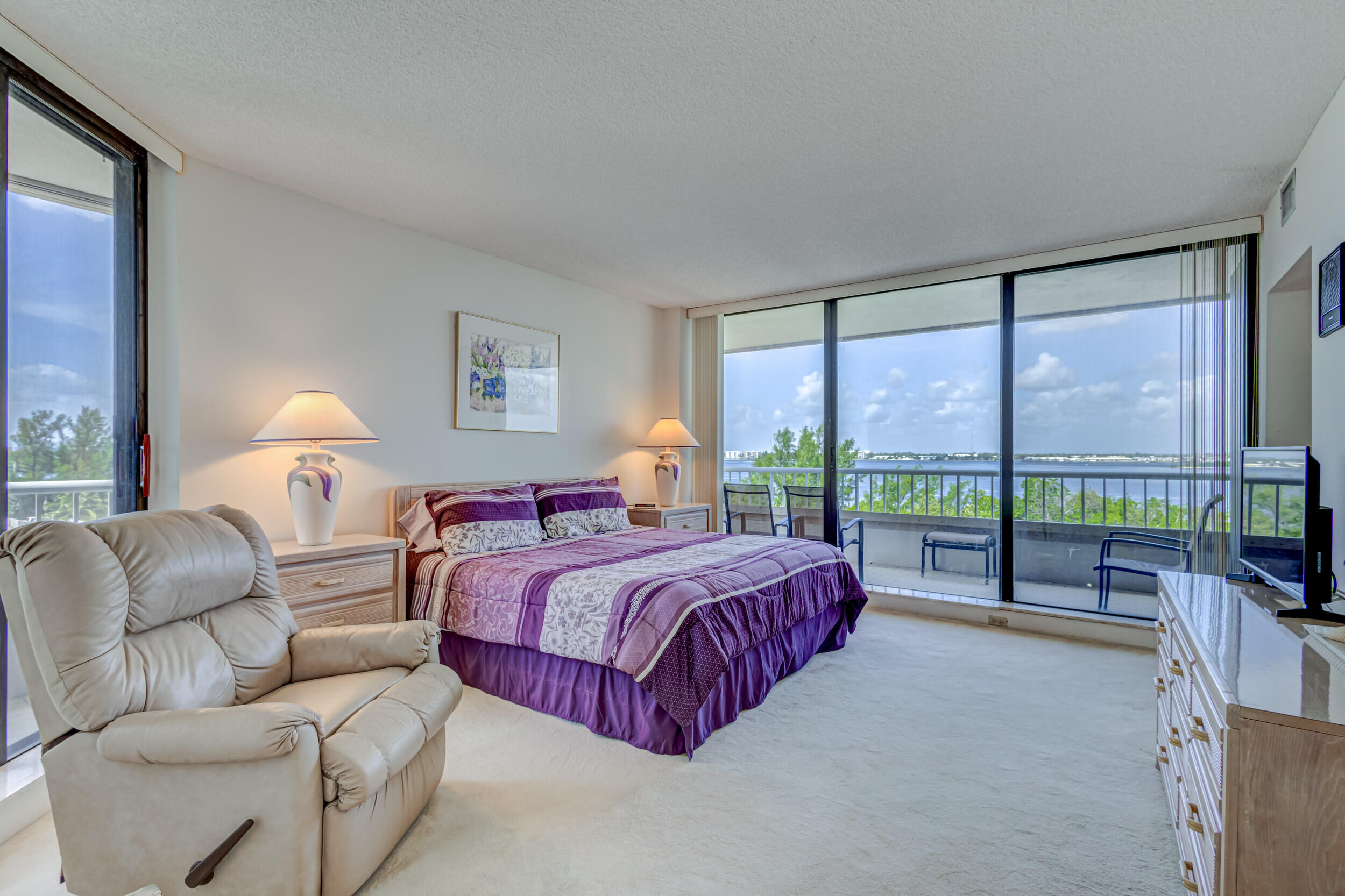 5250 N Ocean Drive 6s