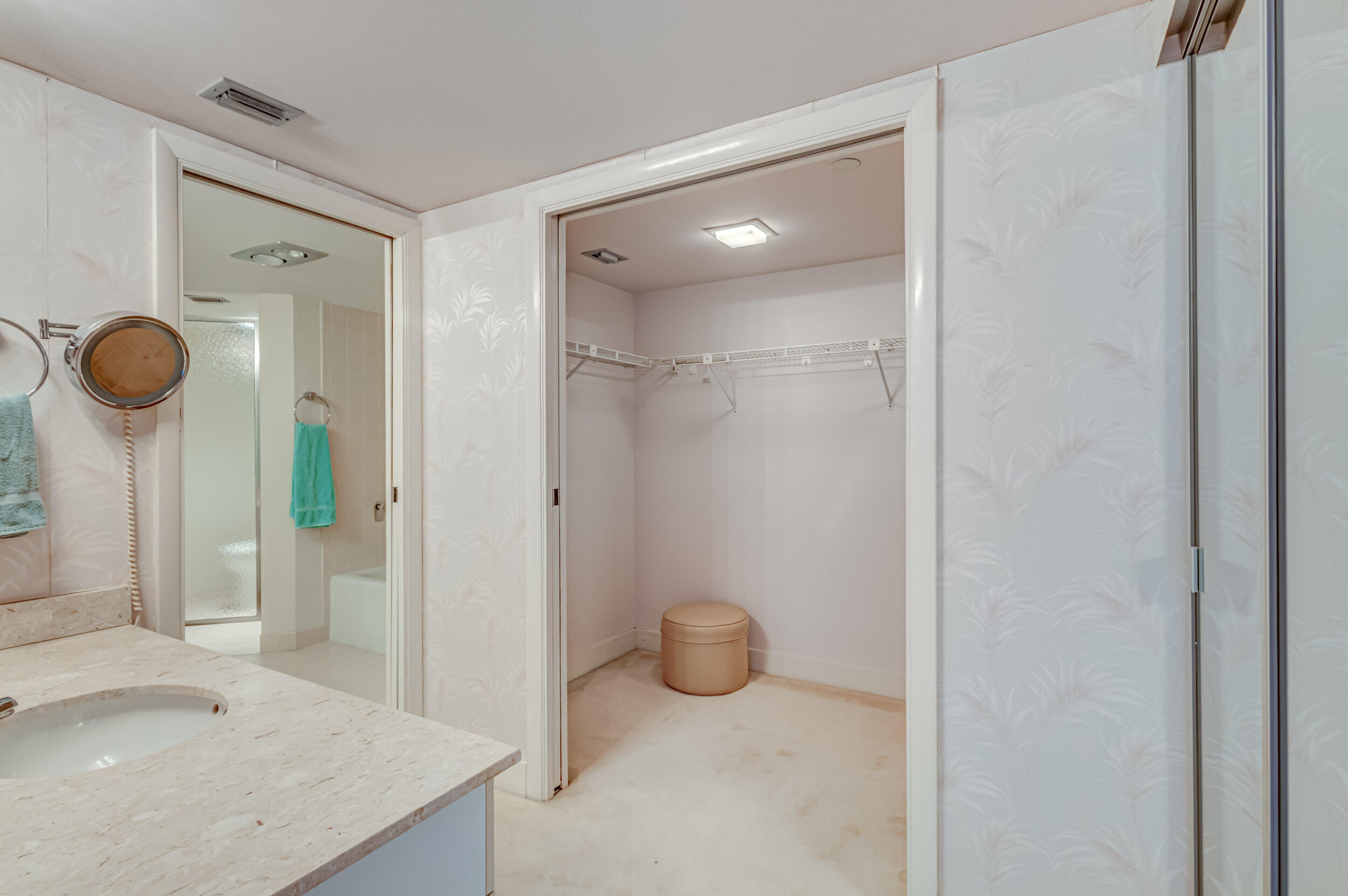 5250 N Ocean Drive 6s