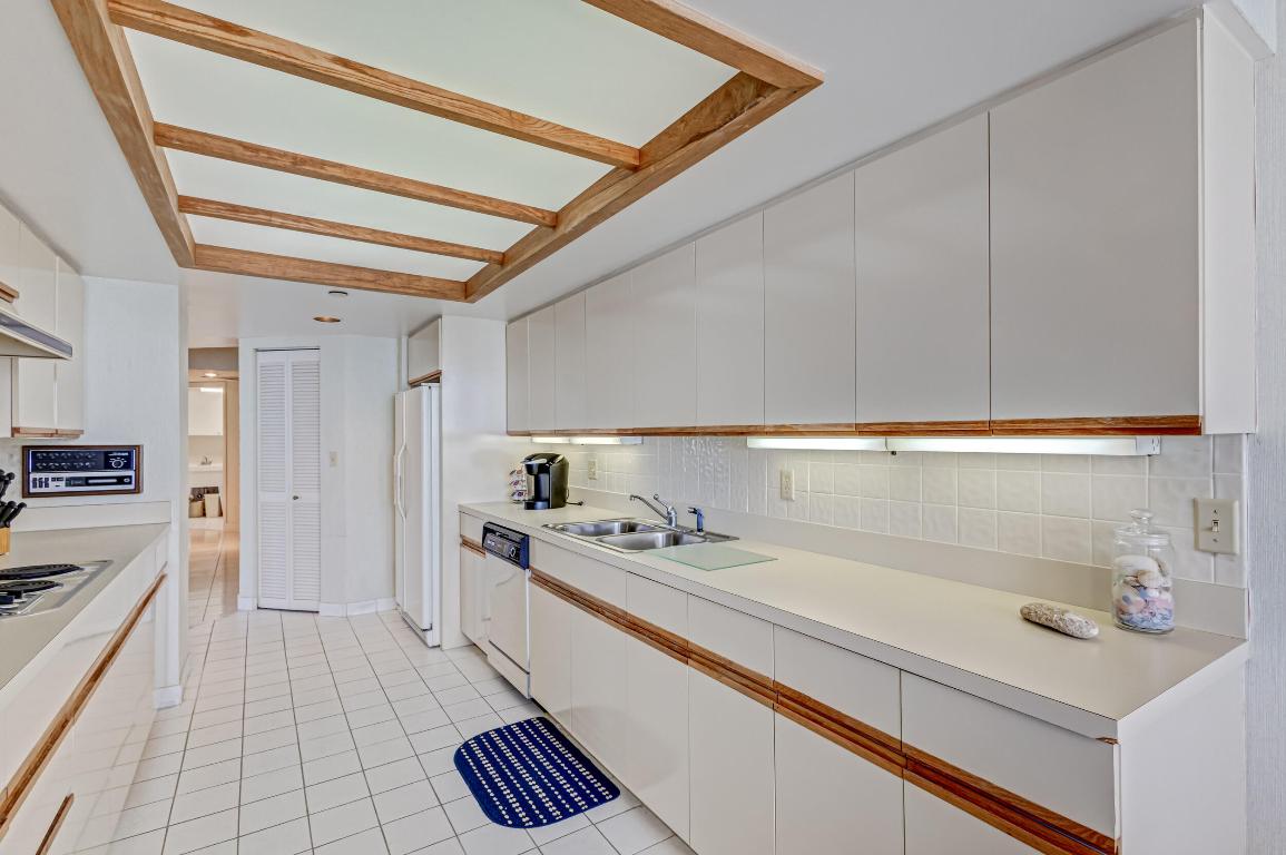 5250 N Ocean Drive 6s