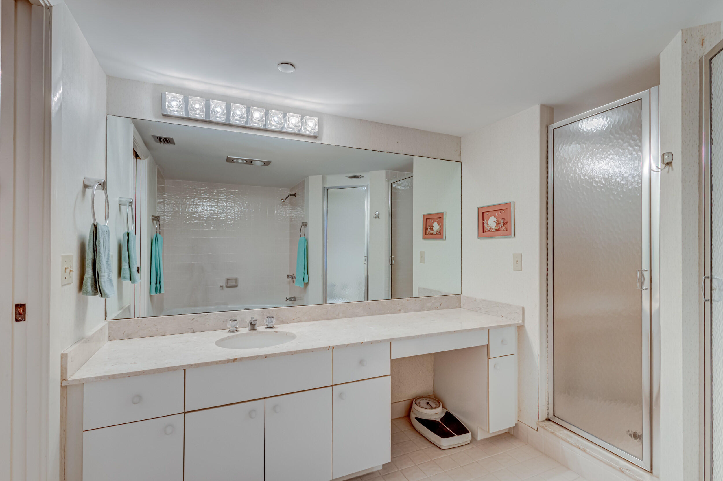 5250 N Ocean Drive 6s