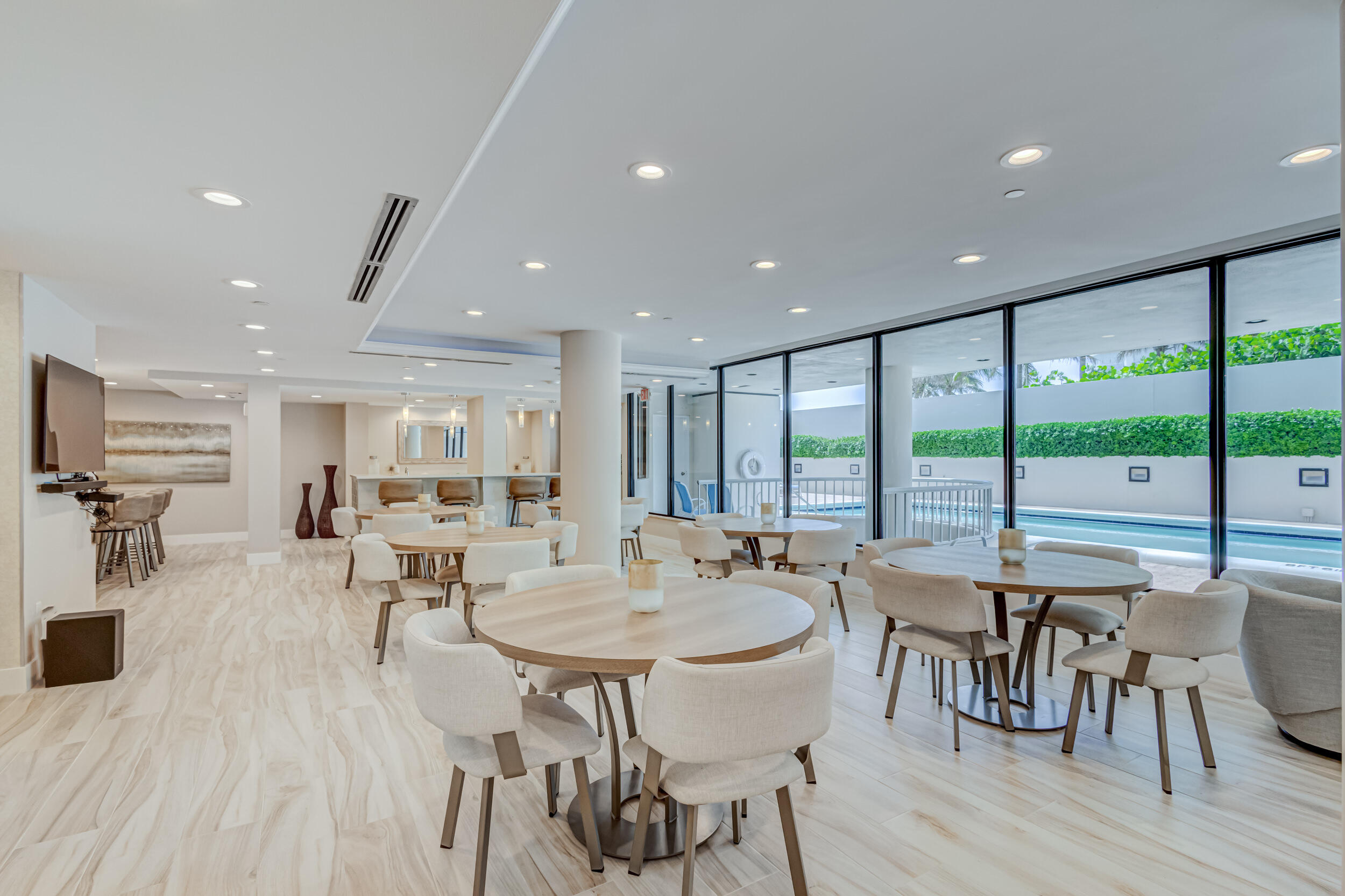 5250 N Ocean Drive 6s