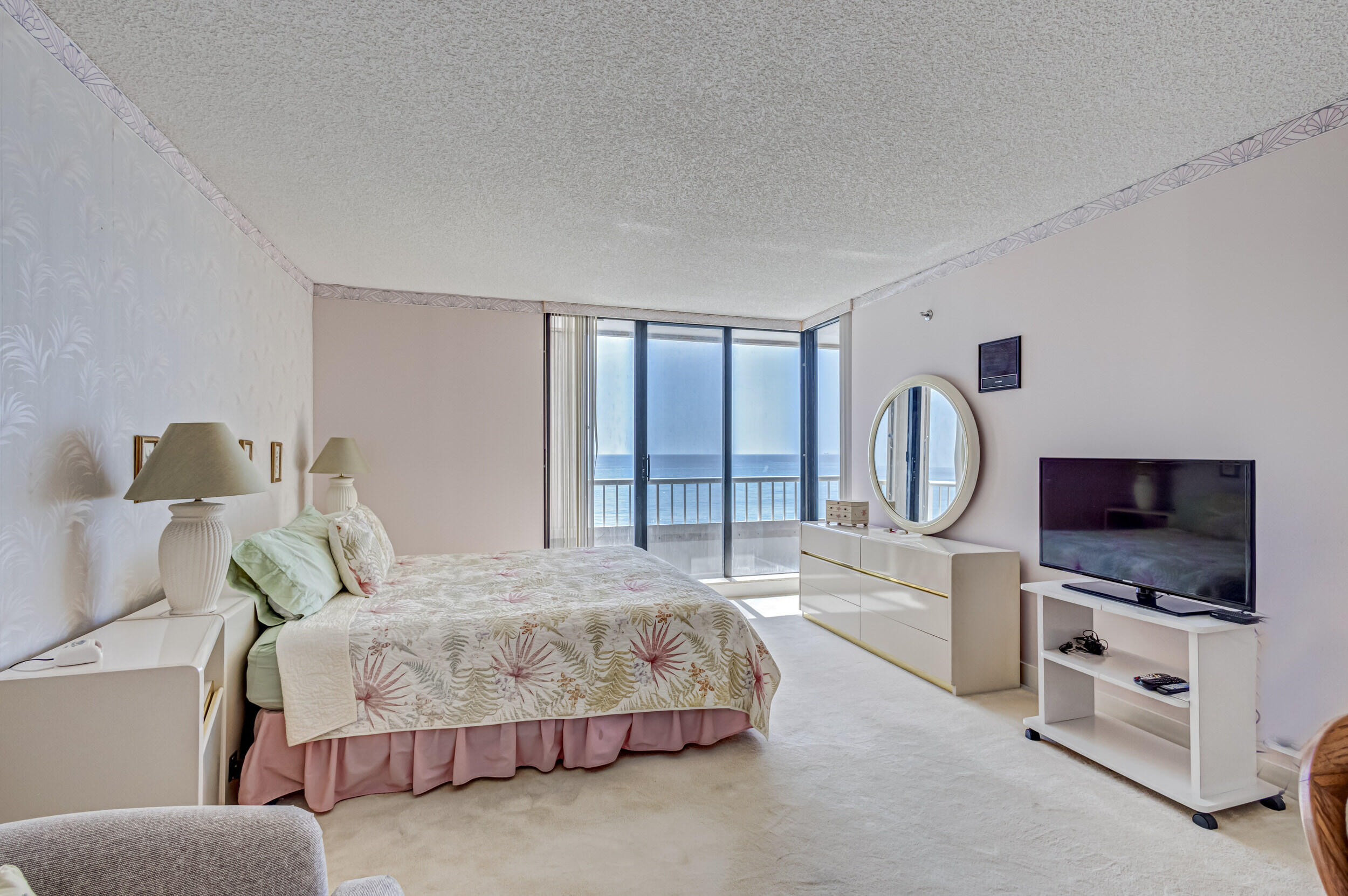 5250 N Ocean Drive 6s