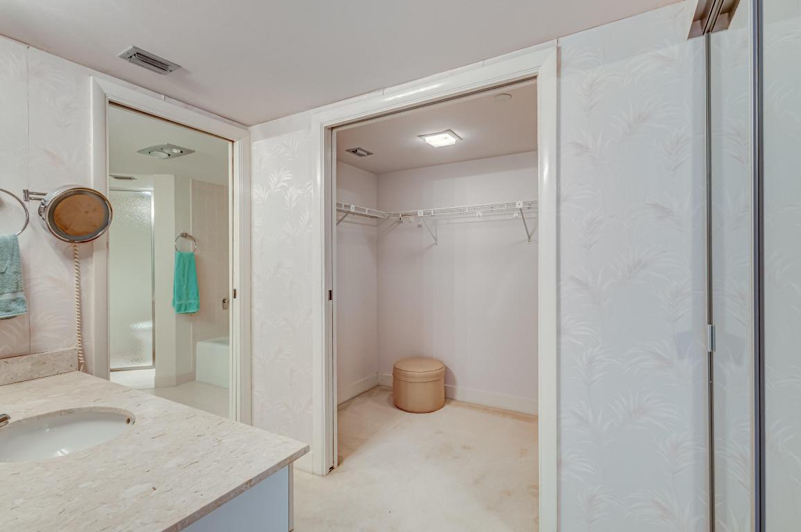 5250 N Ocean Drive 6s