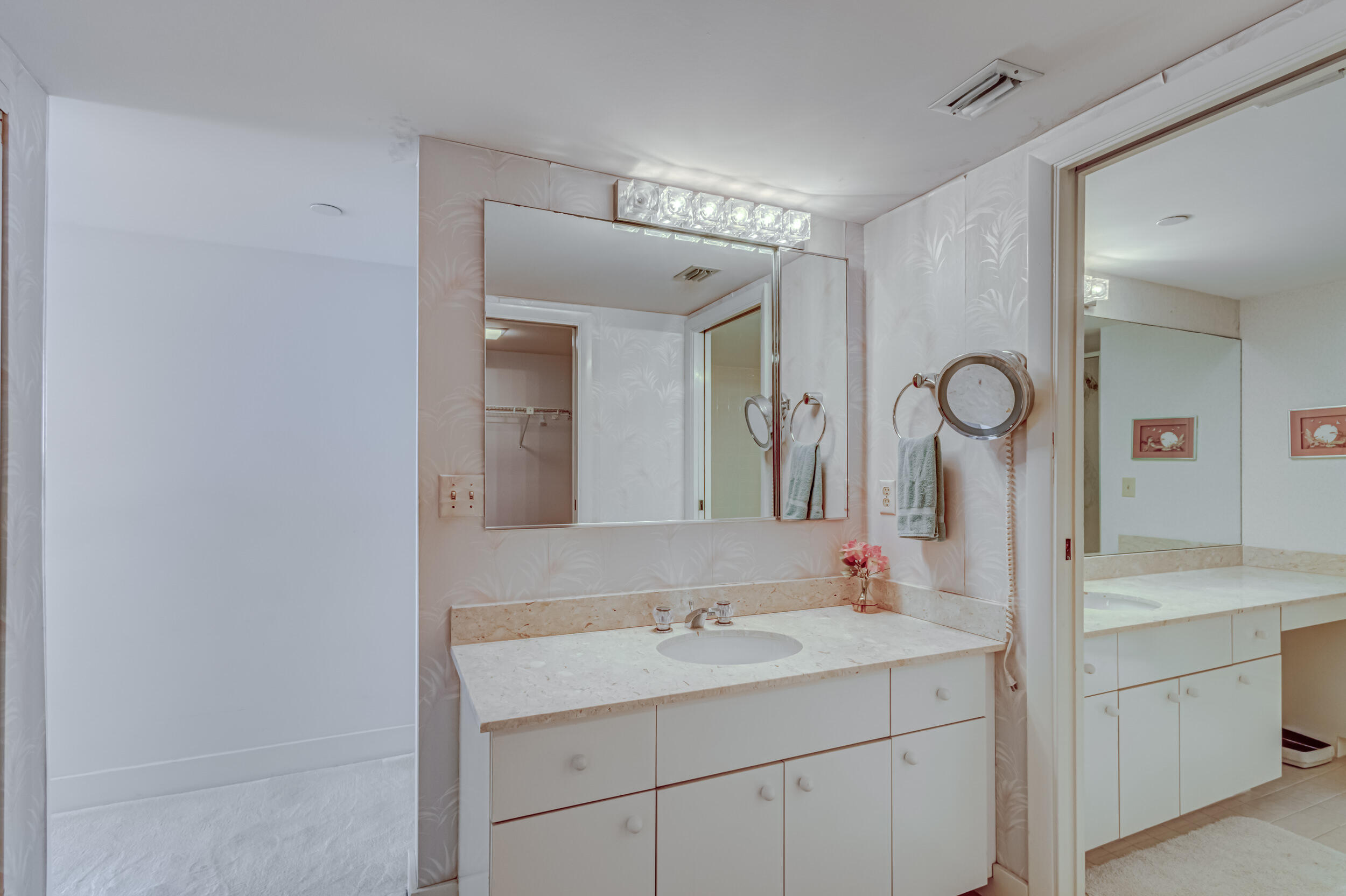 5250 N Ocean Drive 6s