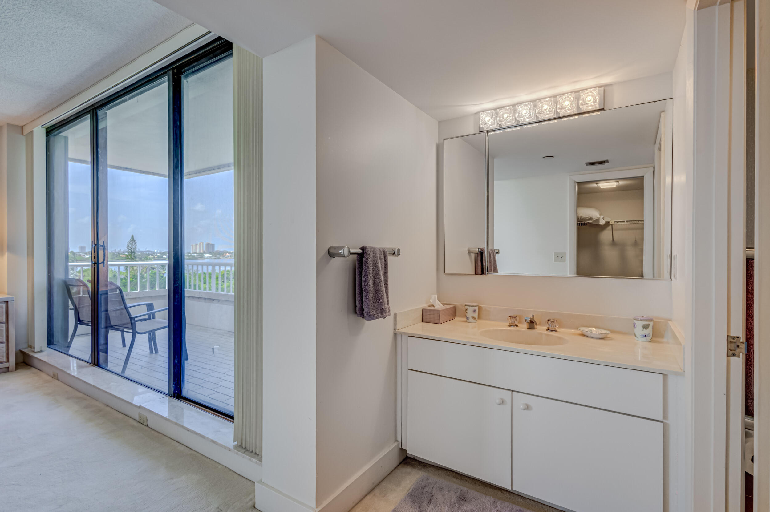 5250 N Ocean Drive 6s