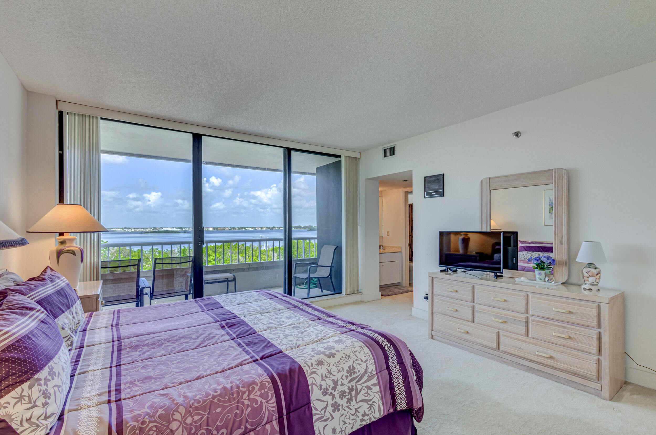 5250 N Ocean Drive 6s