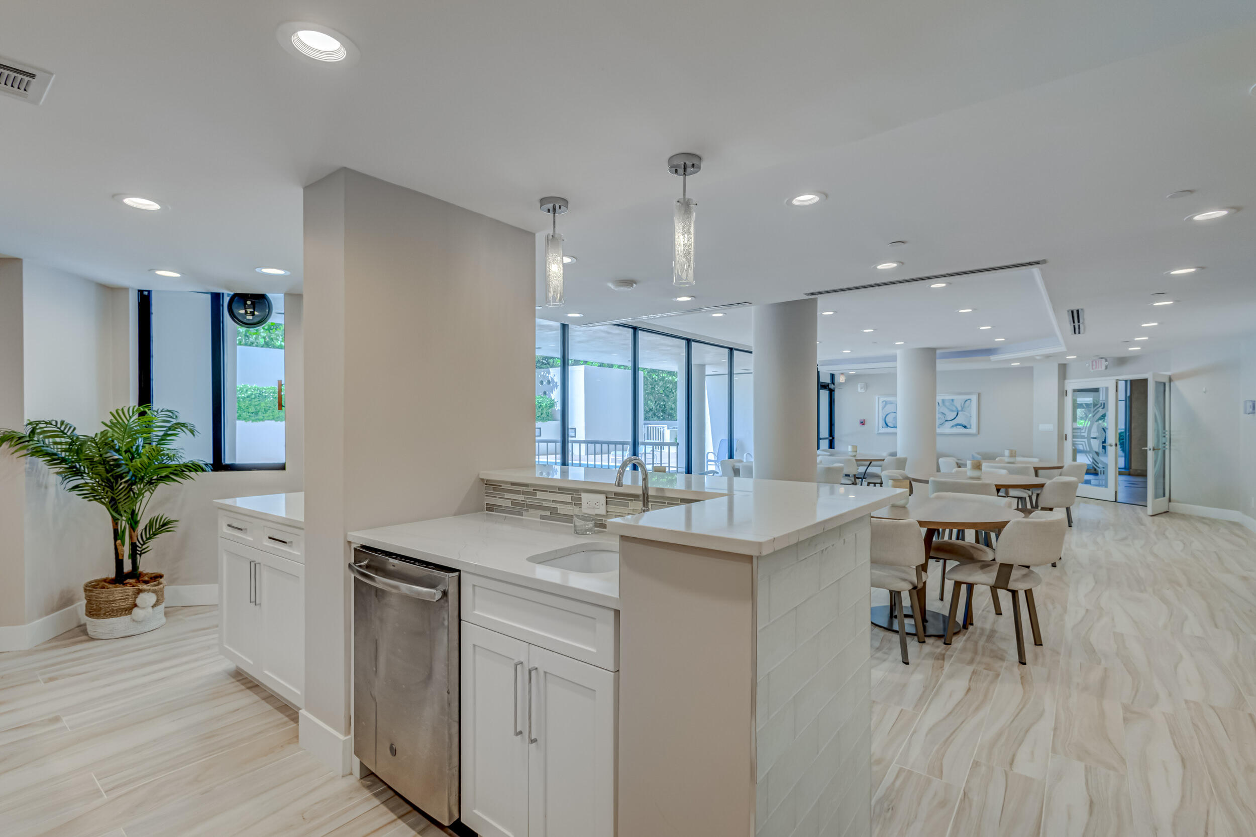 5250 N Ocean Drive 6s