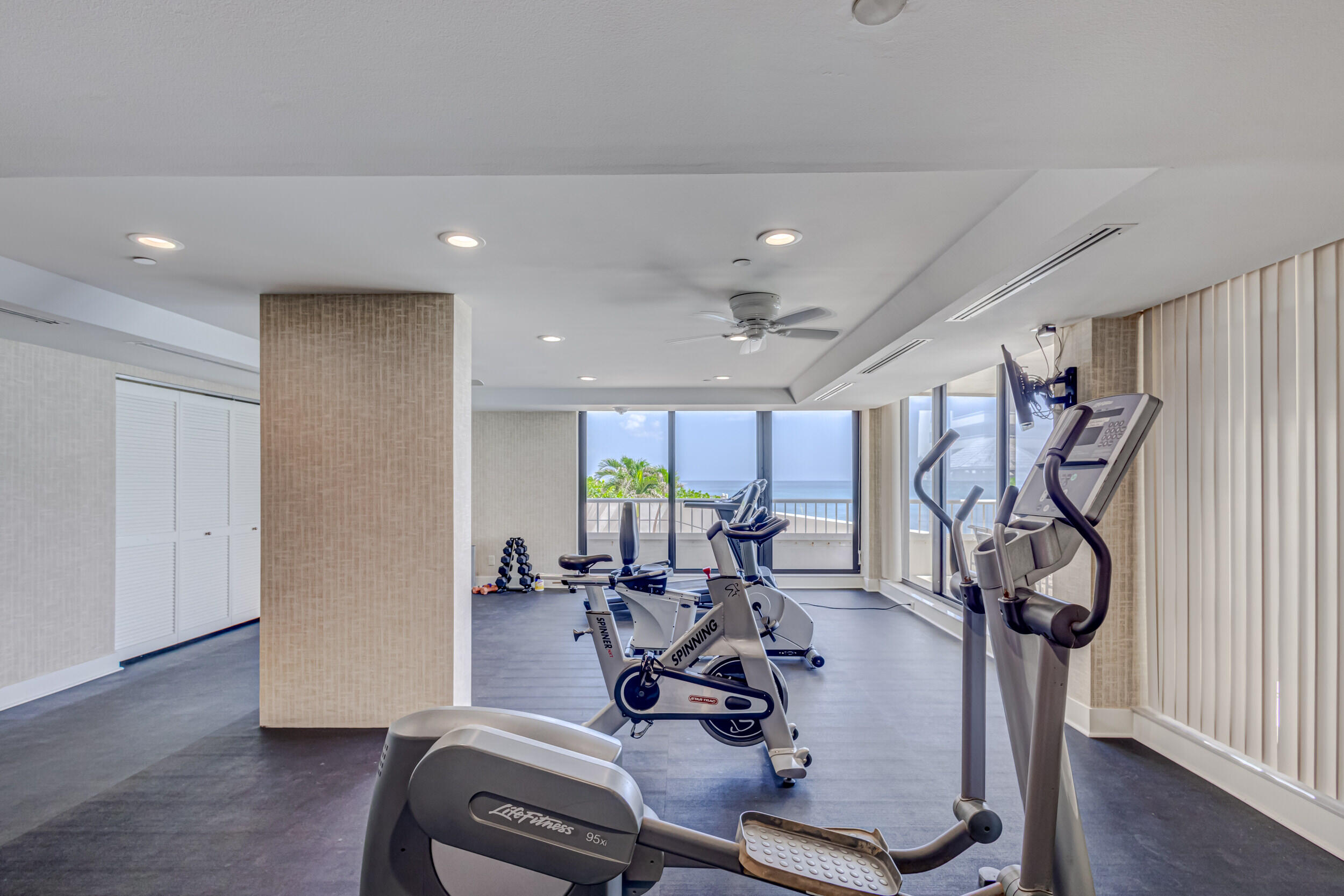 5250 N Ocean Drive 6s