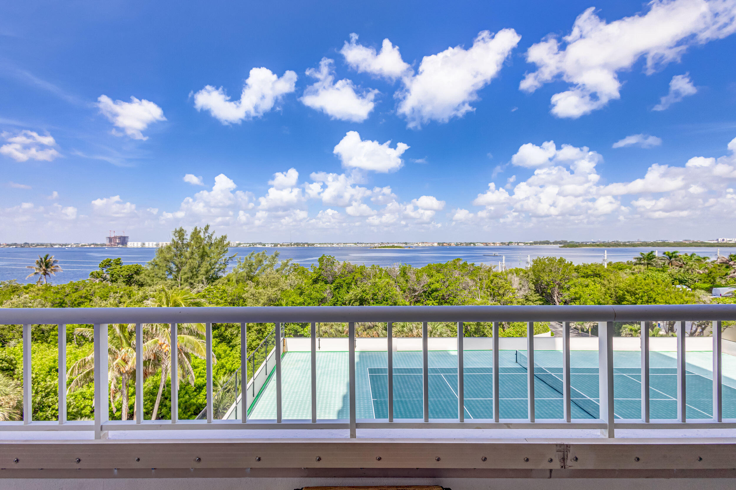 5250 N Ocean Drive 6s