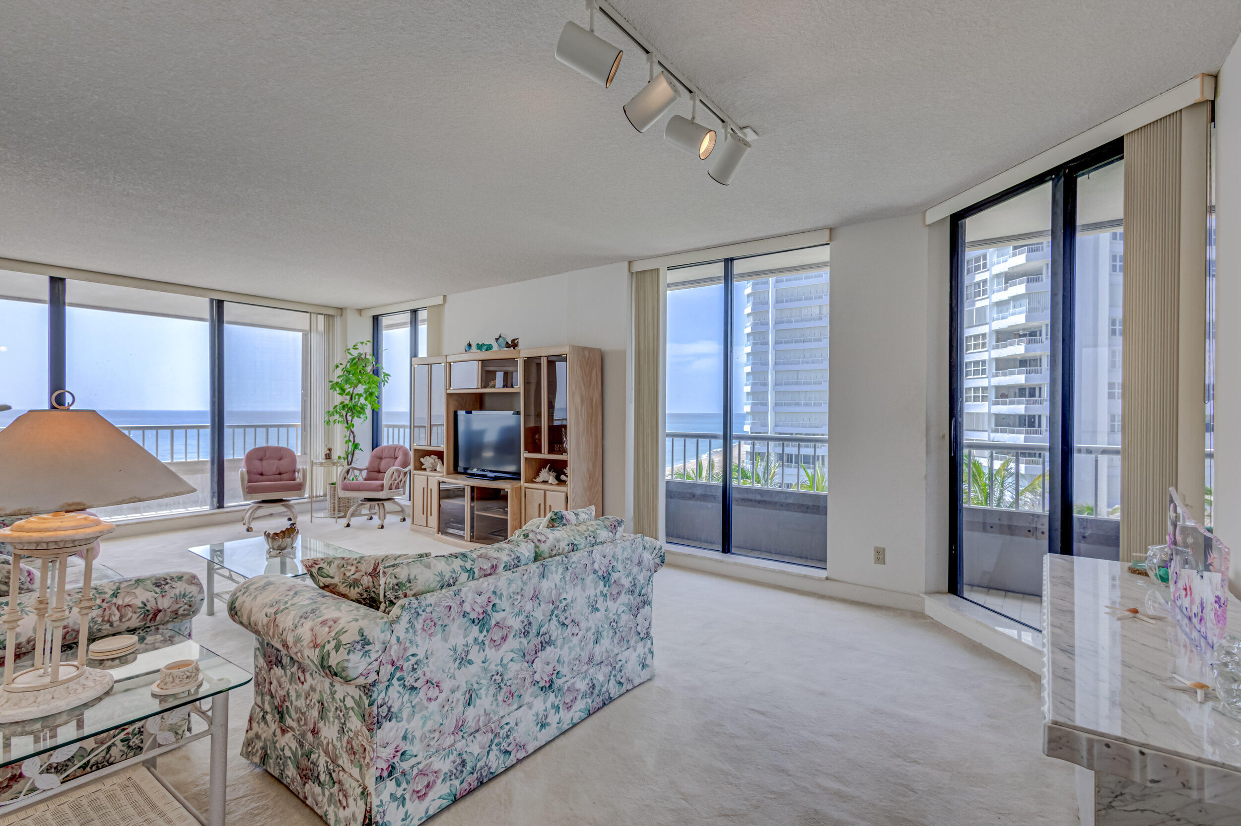 5250 N Ocean Drive 6s