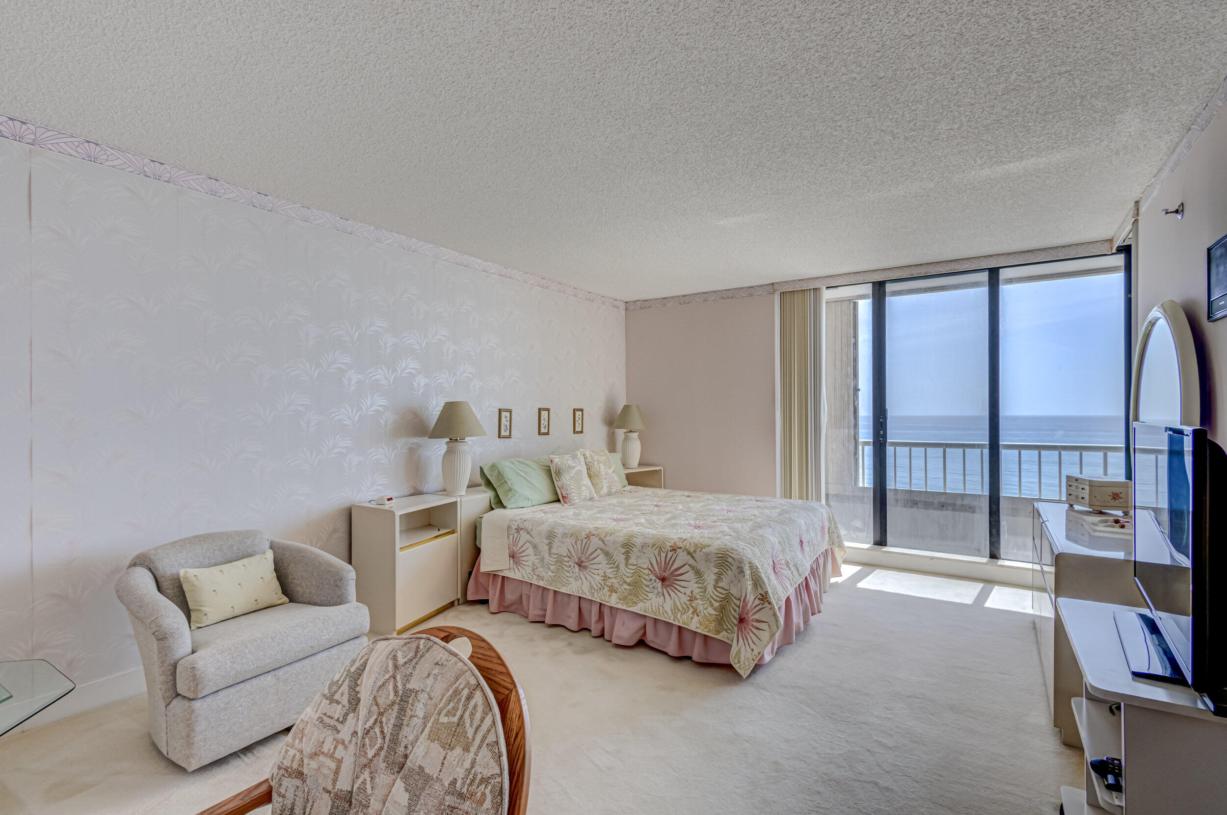 5250 N Ocean Drive 6s