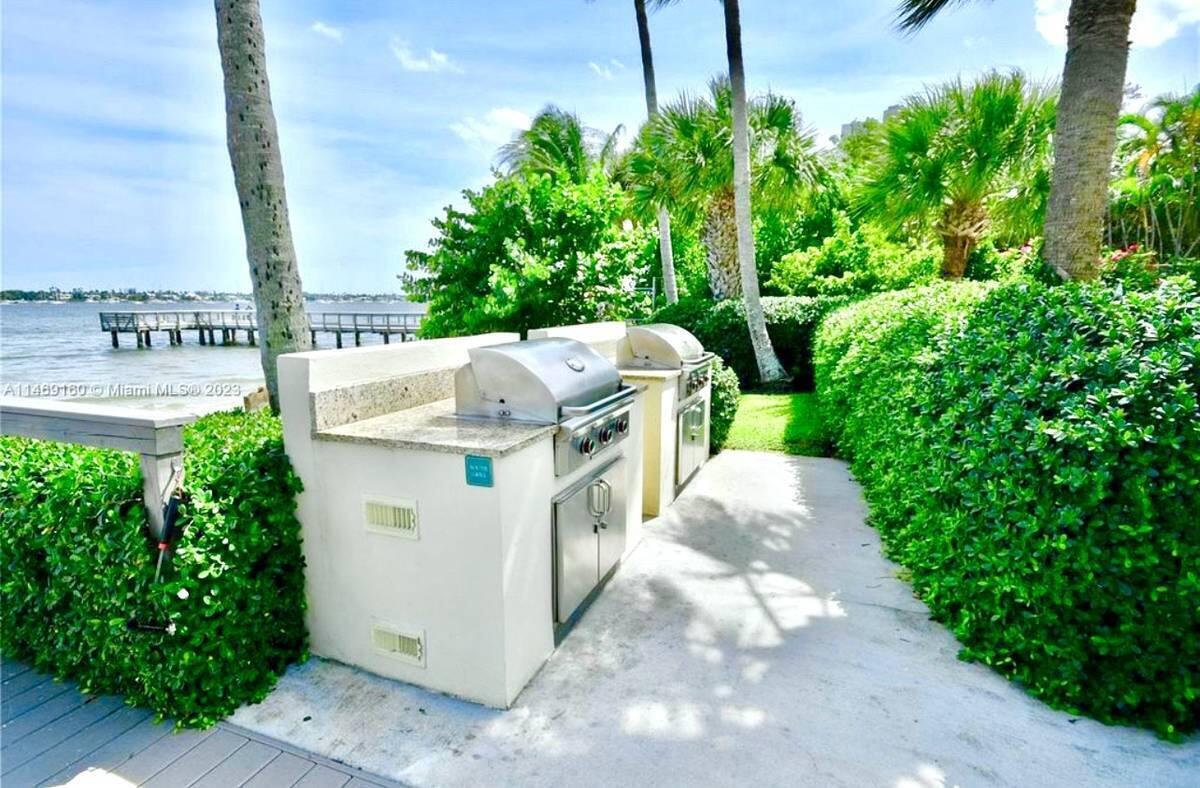 5600 N Flagler Drive 2205