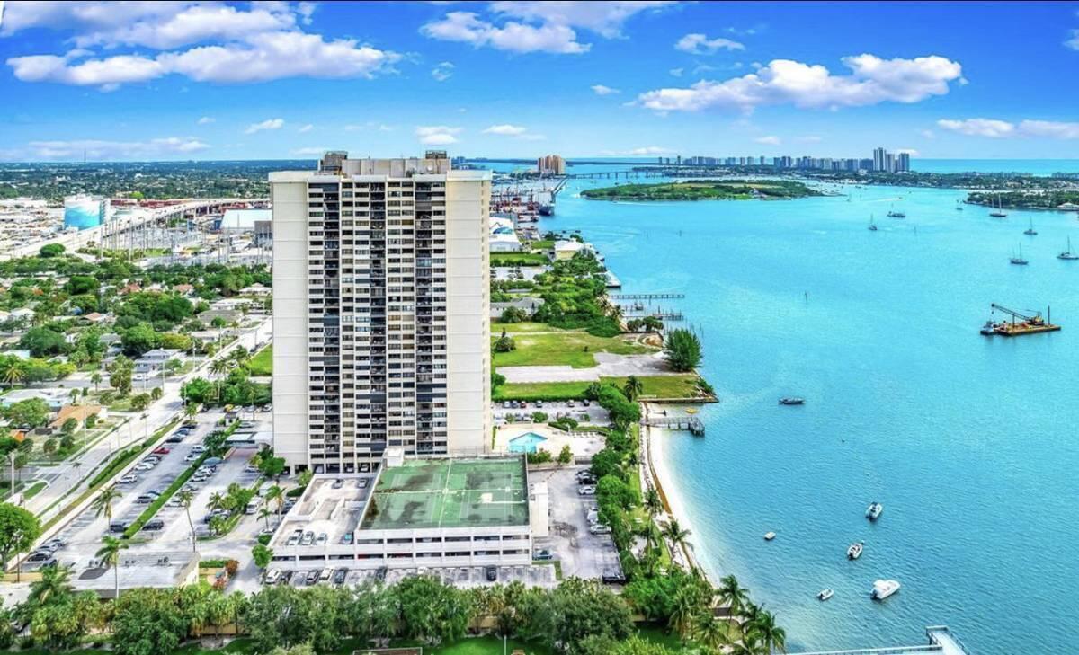 5600 N Flagler Drive 2205