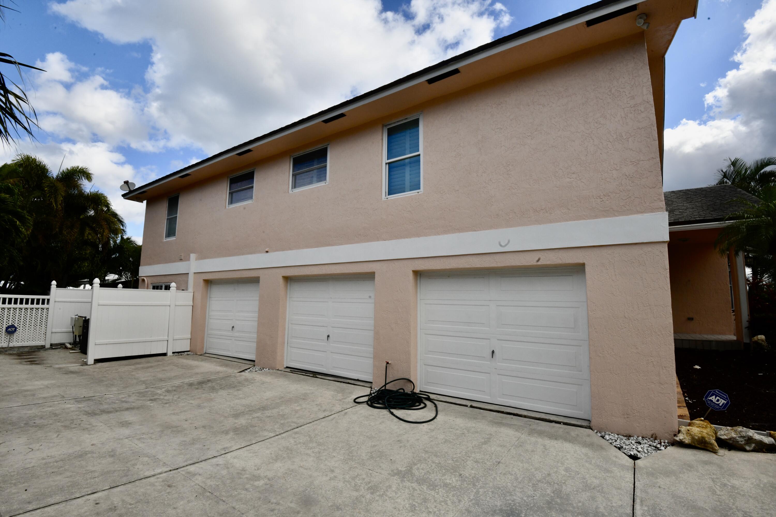 225 Cascade Lane