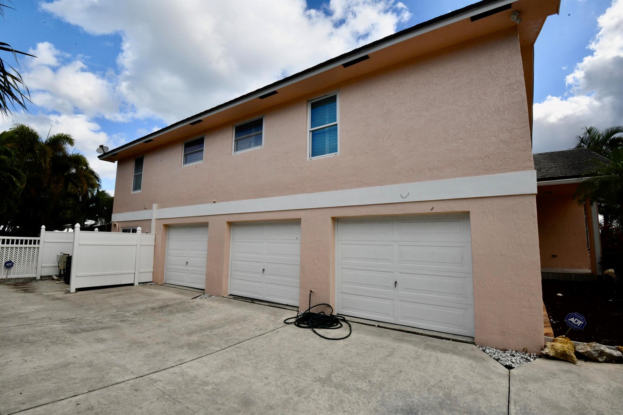 225 Cascade Lane