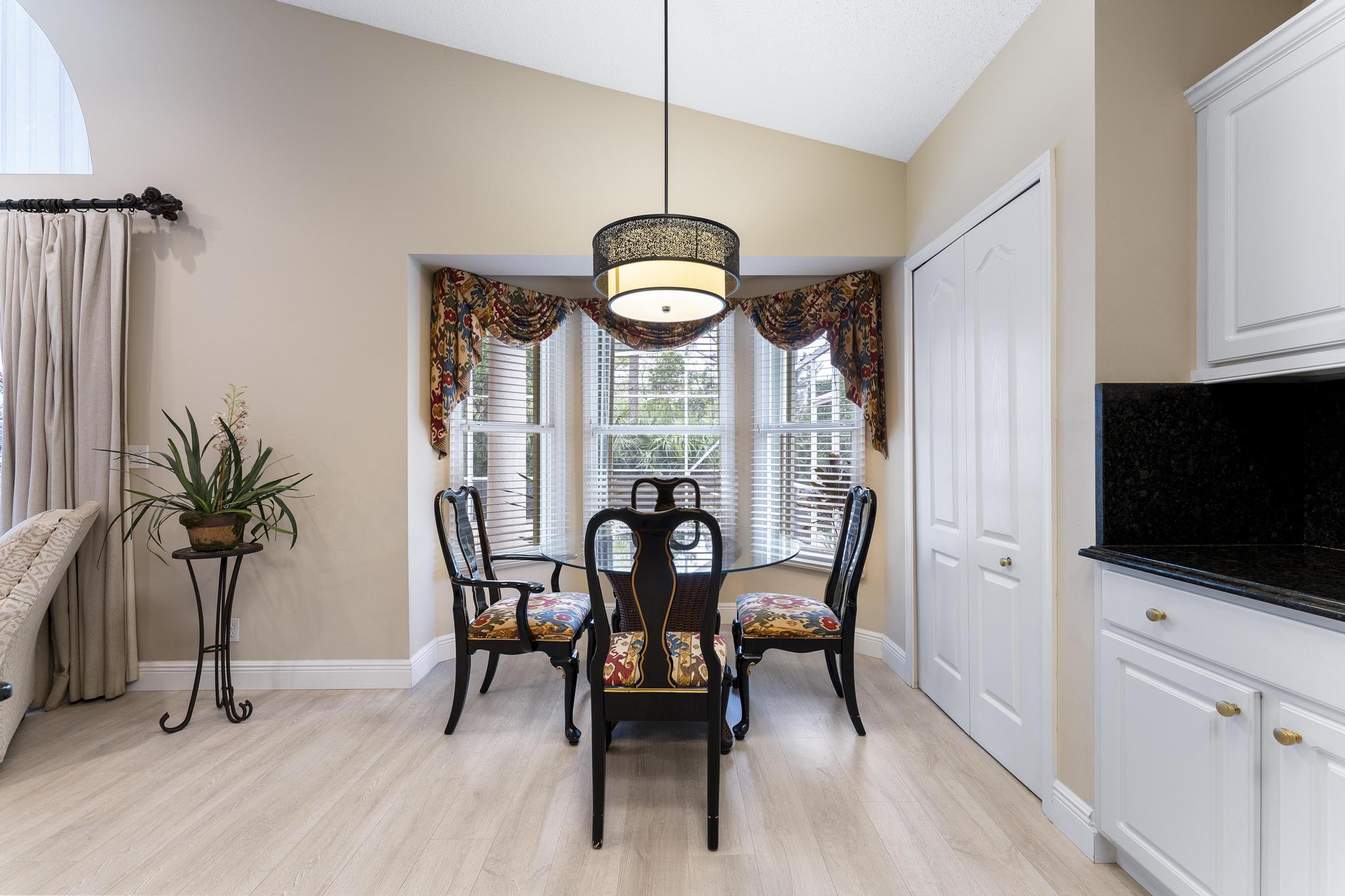 447 Woodview Circle