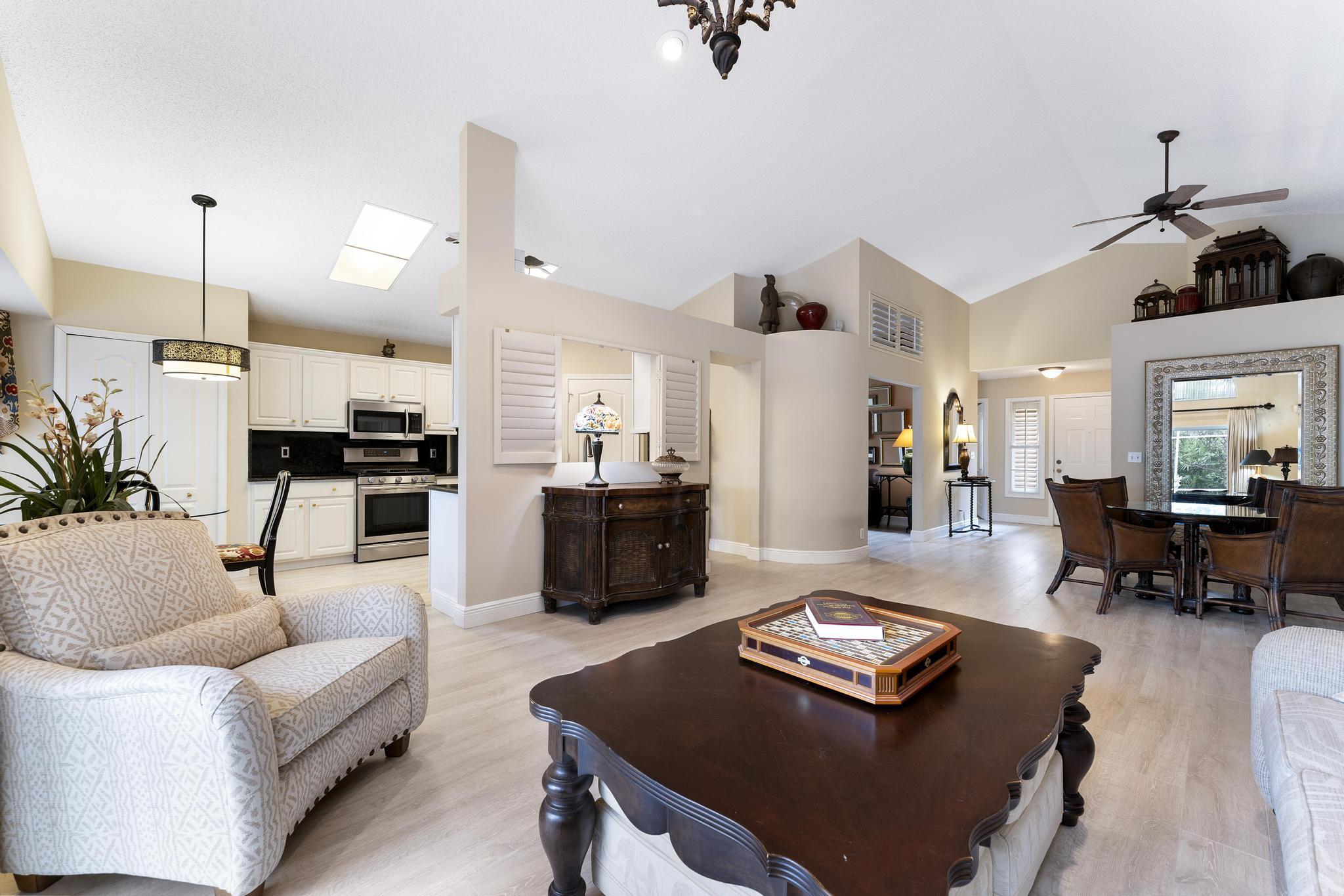 447 Woodview Circle