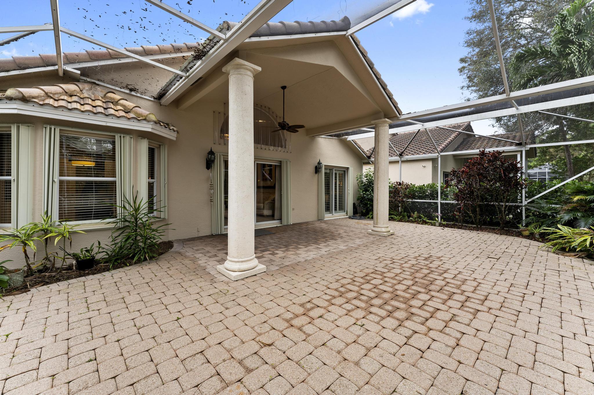 447 Woodview Circle