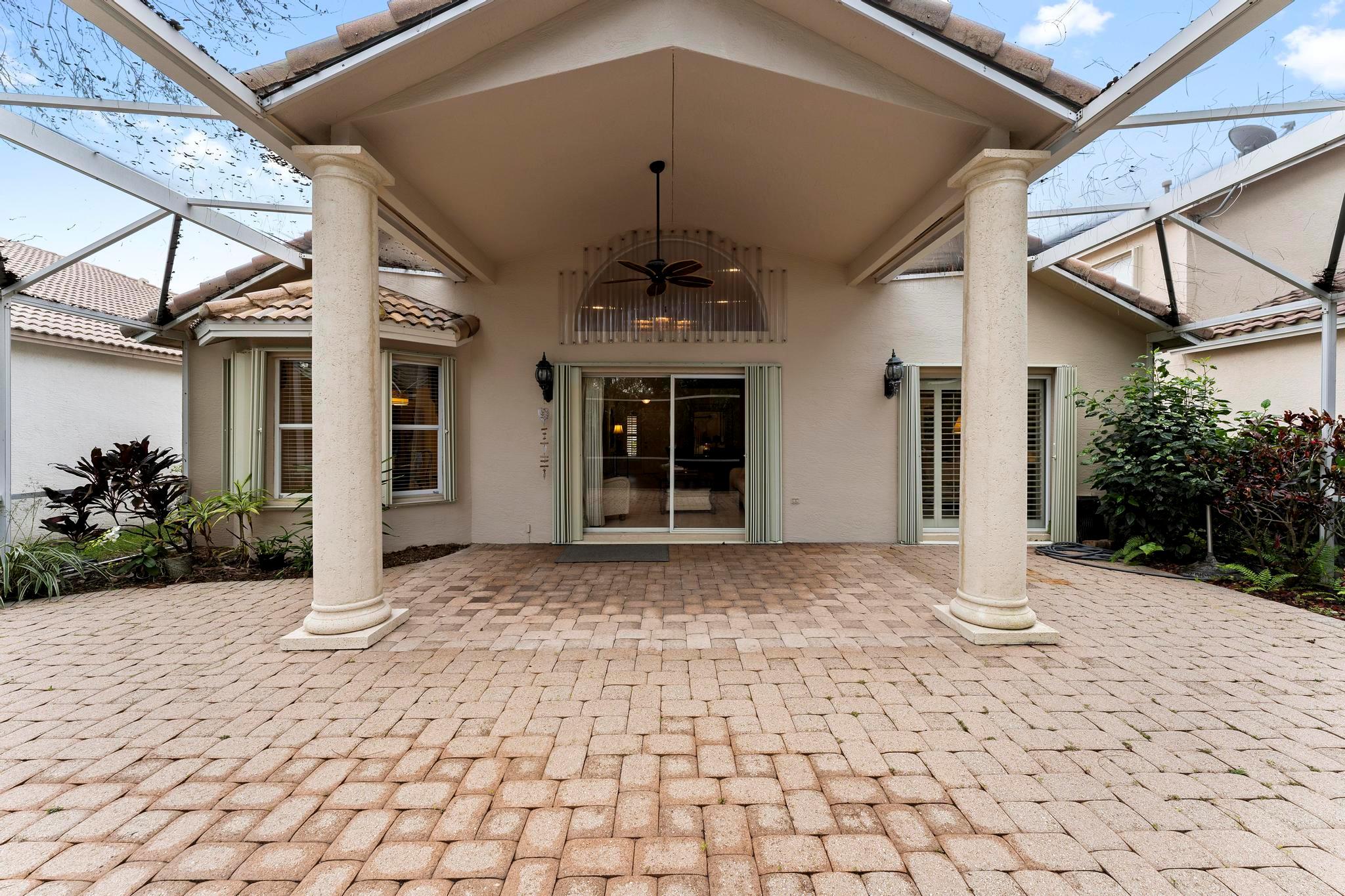 447 Woodview Circle