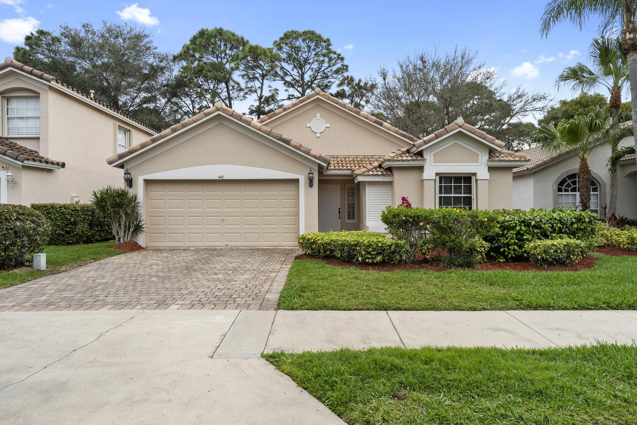 447 Woodview Circle